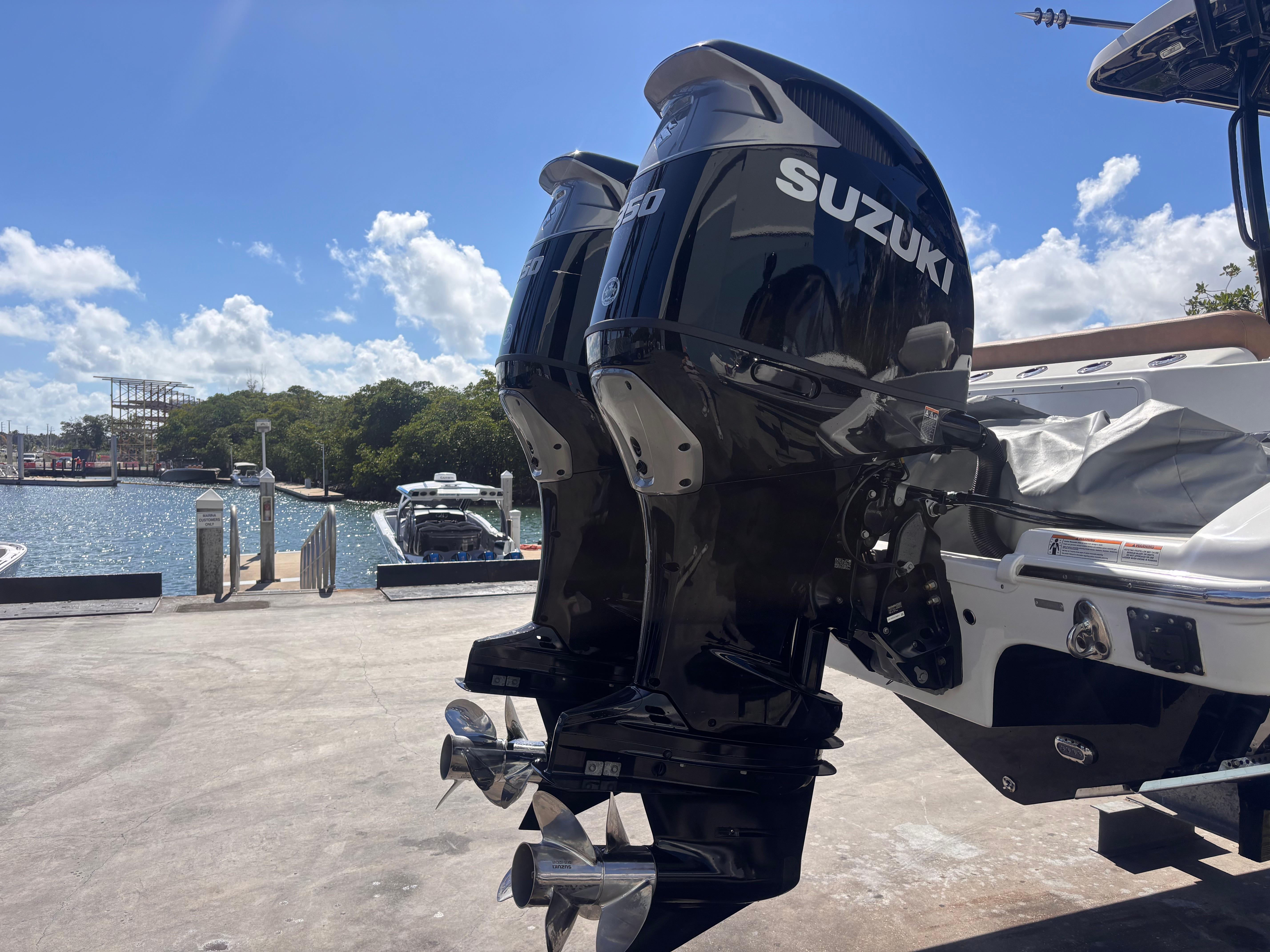 2024-sea-pro-320-dlx-offshore-power-9680240-20250211220240243-1_XLARGE