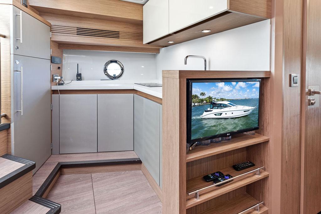 Yacht Photos Pics