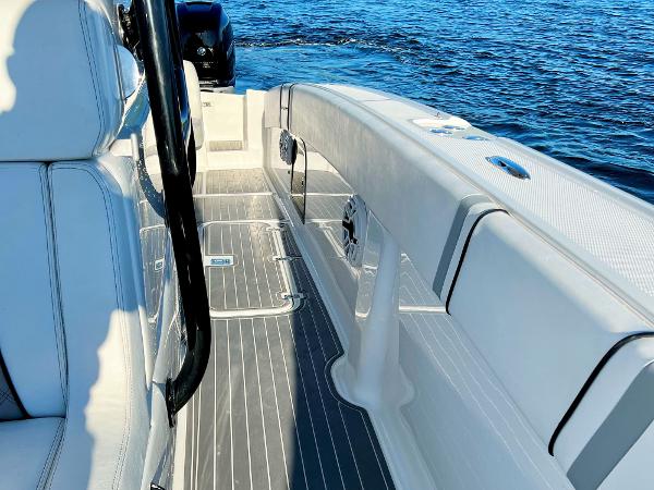 34' Midnight Express, Listing Number 100881399, Image No. 10