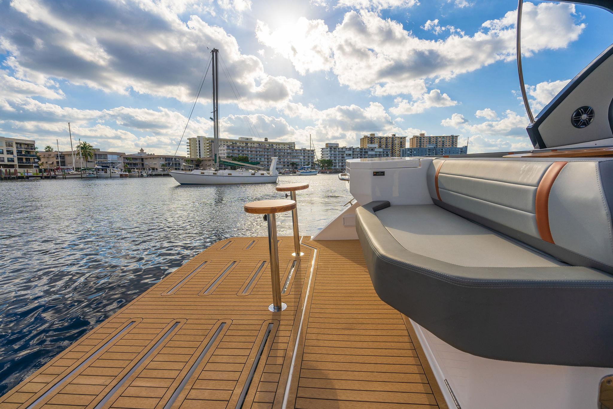 38 Hanover 377 2023 HMY Yachts