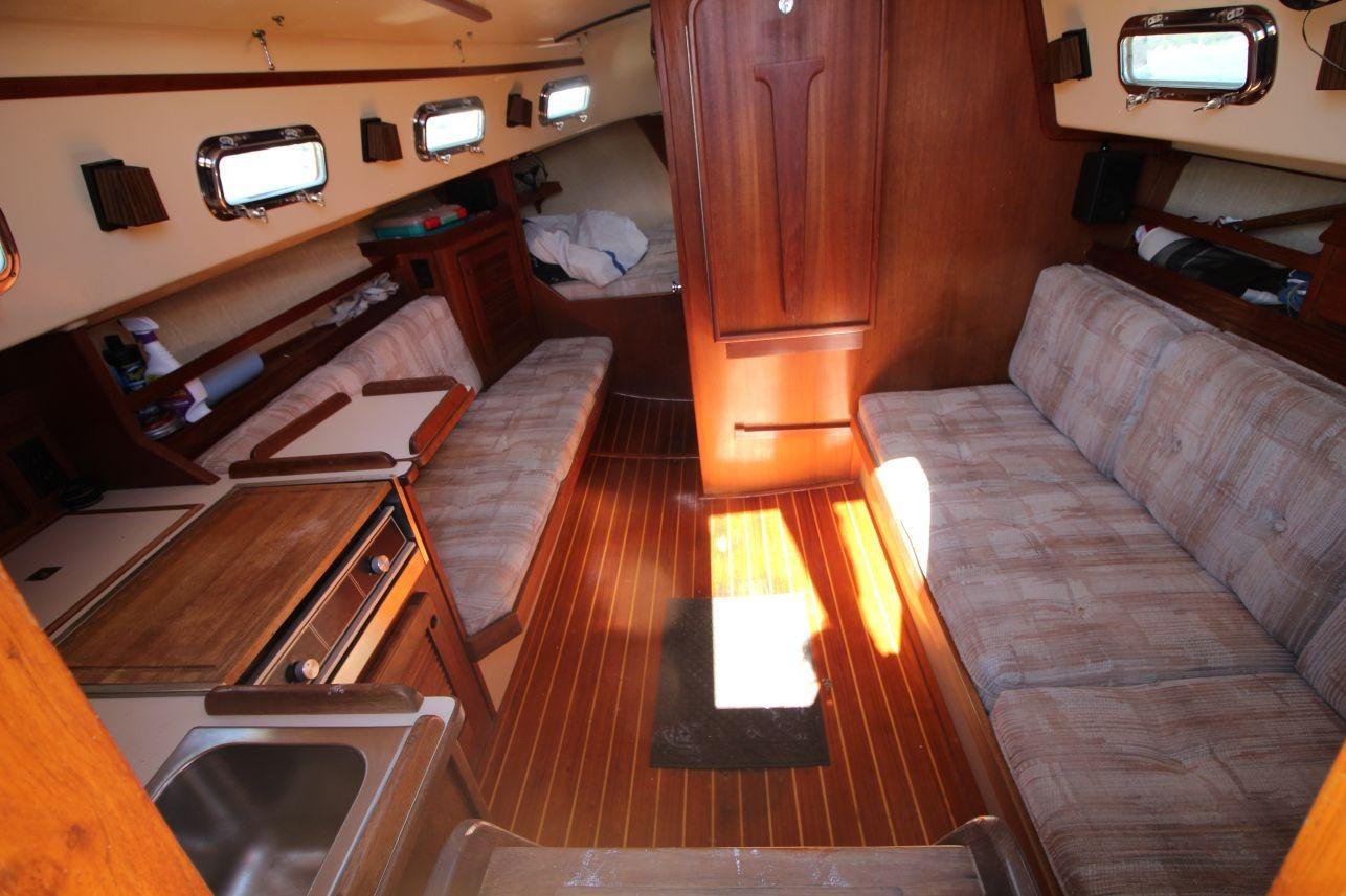 M 10460 CF Knot 10 Yacht Sales M 10460 CF Knot 10 Yacht Sales
