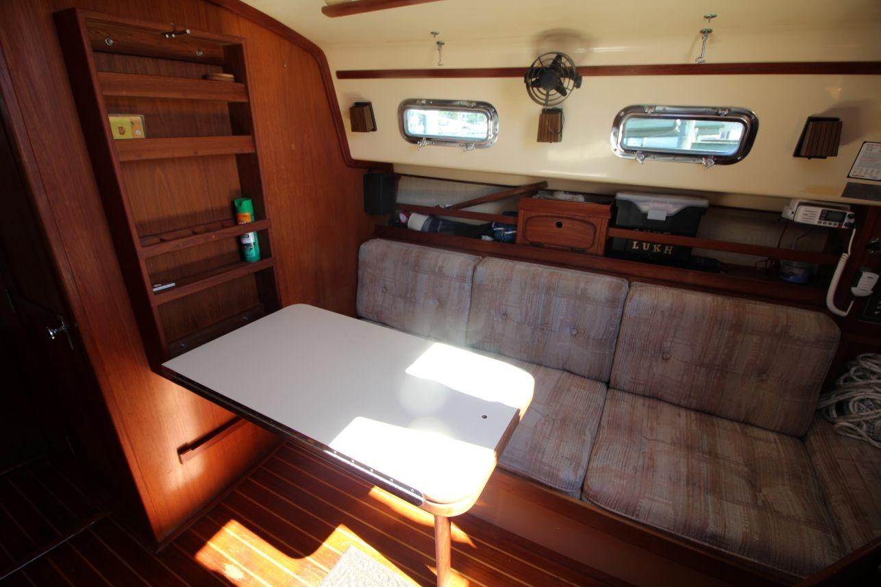 M 10460 CF Knot 10 Yacht Sales M 10460 CF Knot 10 Yacht Sales