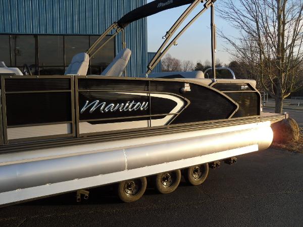 2021 Manitou boat for sale, model of the boat is SL 23 Encore SHP 373 & Image # 3 of 26