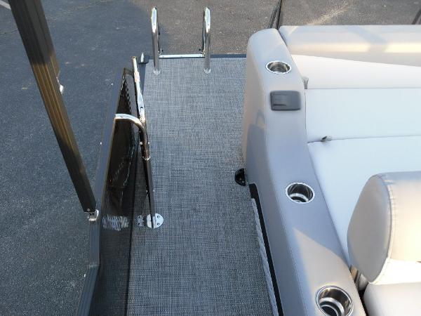 2021 Manitou boat for sale, model of the boat is SL 23 Encore SHP 373 & Image # 7 of 26