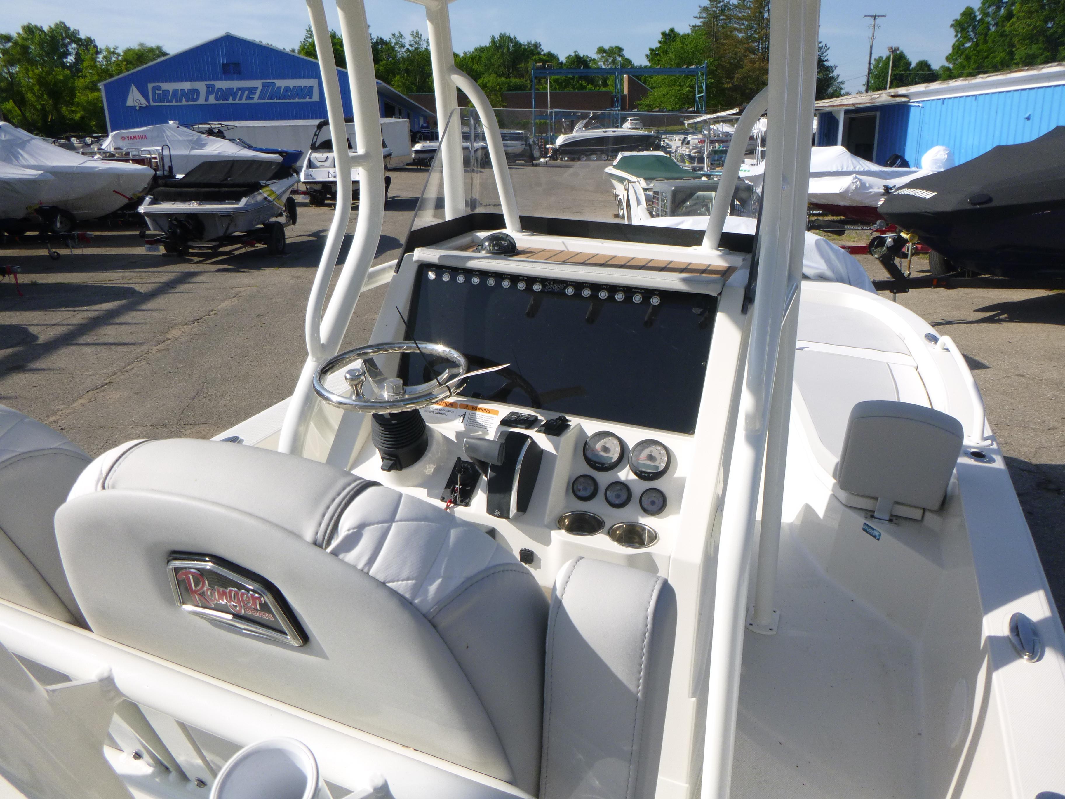 2024 Ranger 2360 Bay Ranger boat dashboard at Grand Pointe Marina.