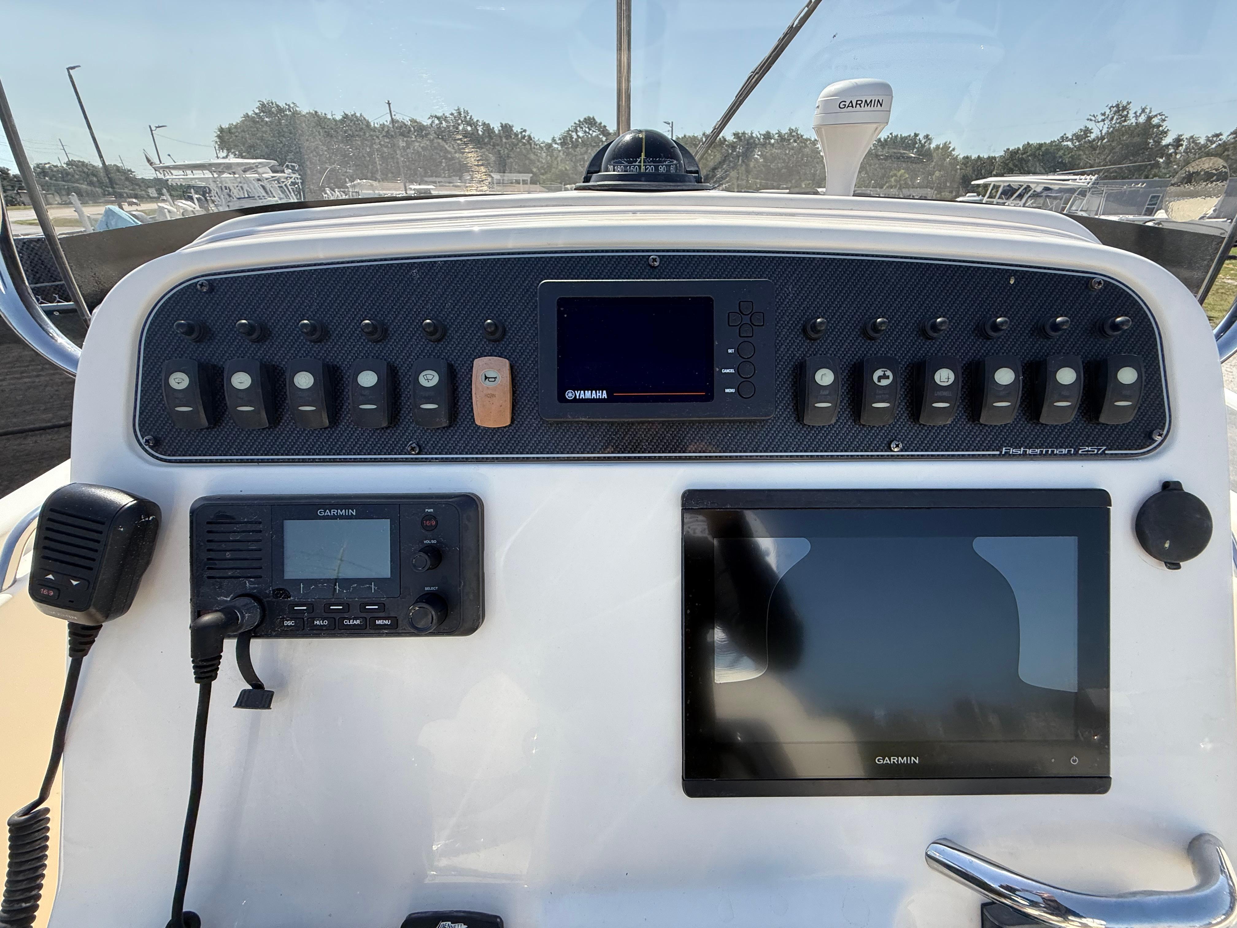 2020-grady-white-fisherman-257-power-9770253-20250515082027044-1_XLARGE