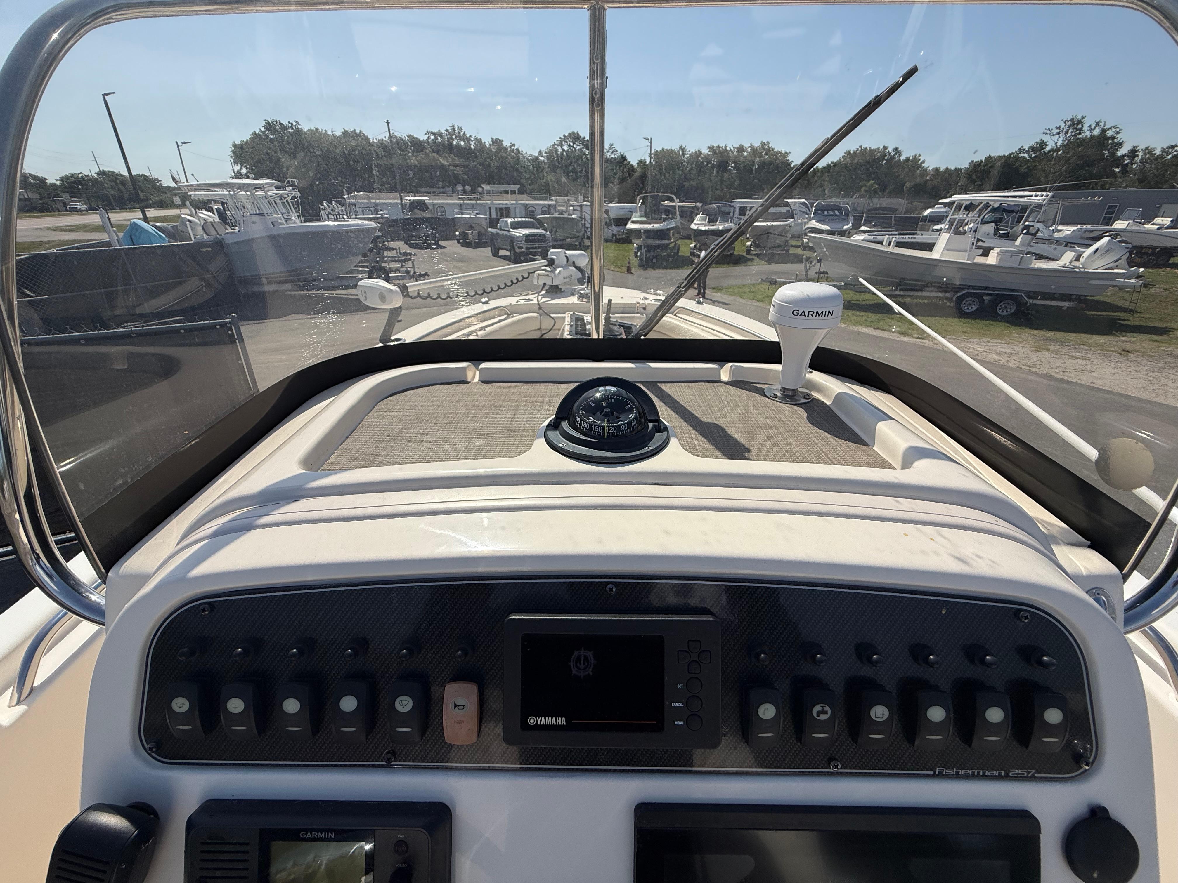2020-grady-white-fisherman-257-power-9770253-20250515082031130-1_XLARGE