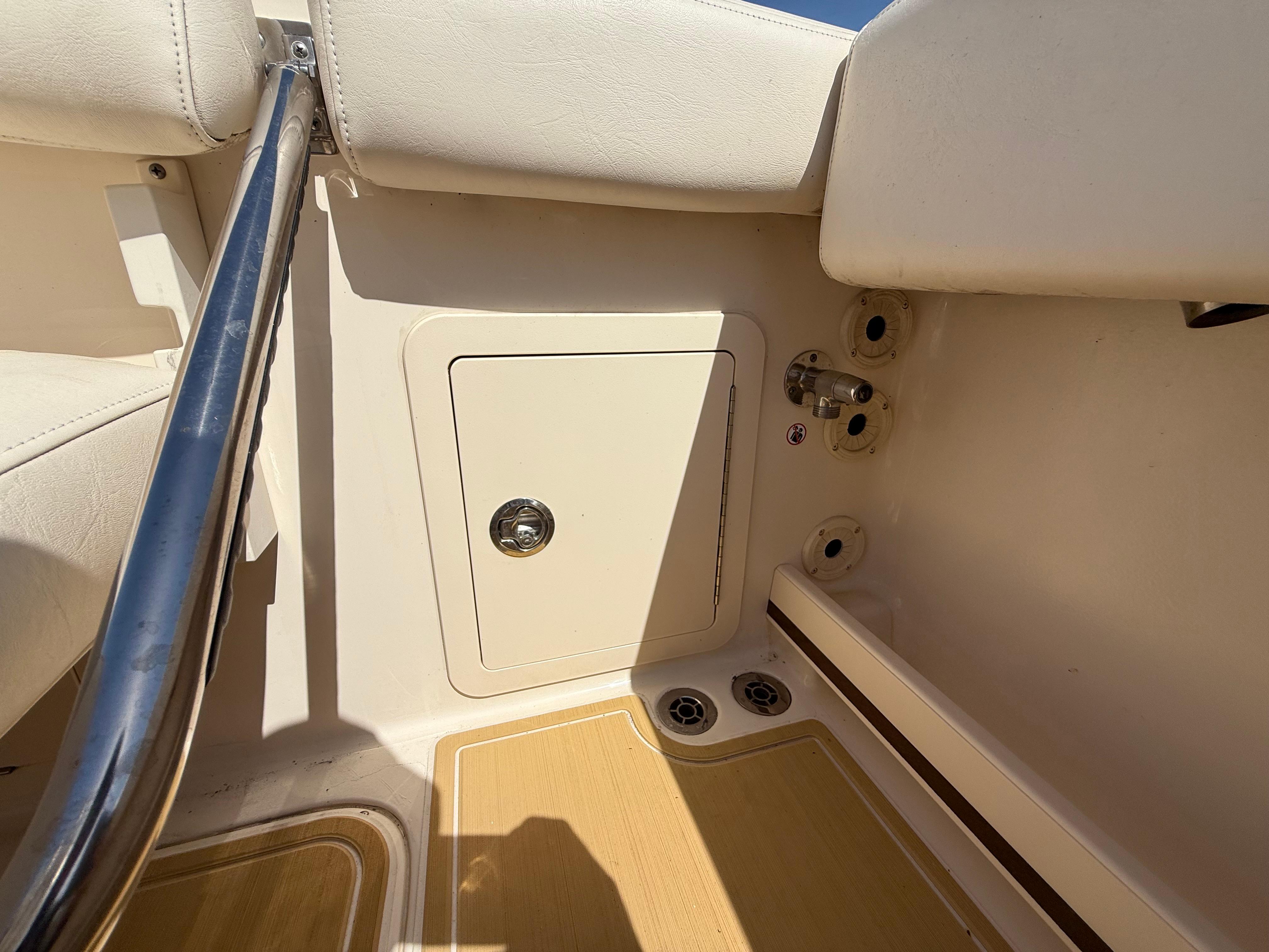 2020-grady-white-fisherman-257-power-9770253-20250515082230103-1_XLARGE