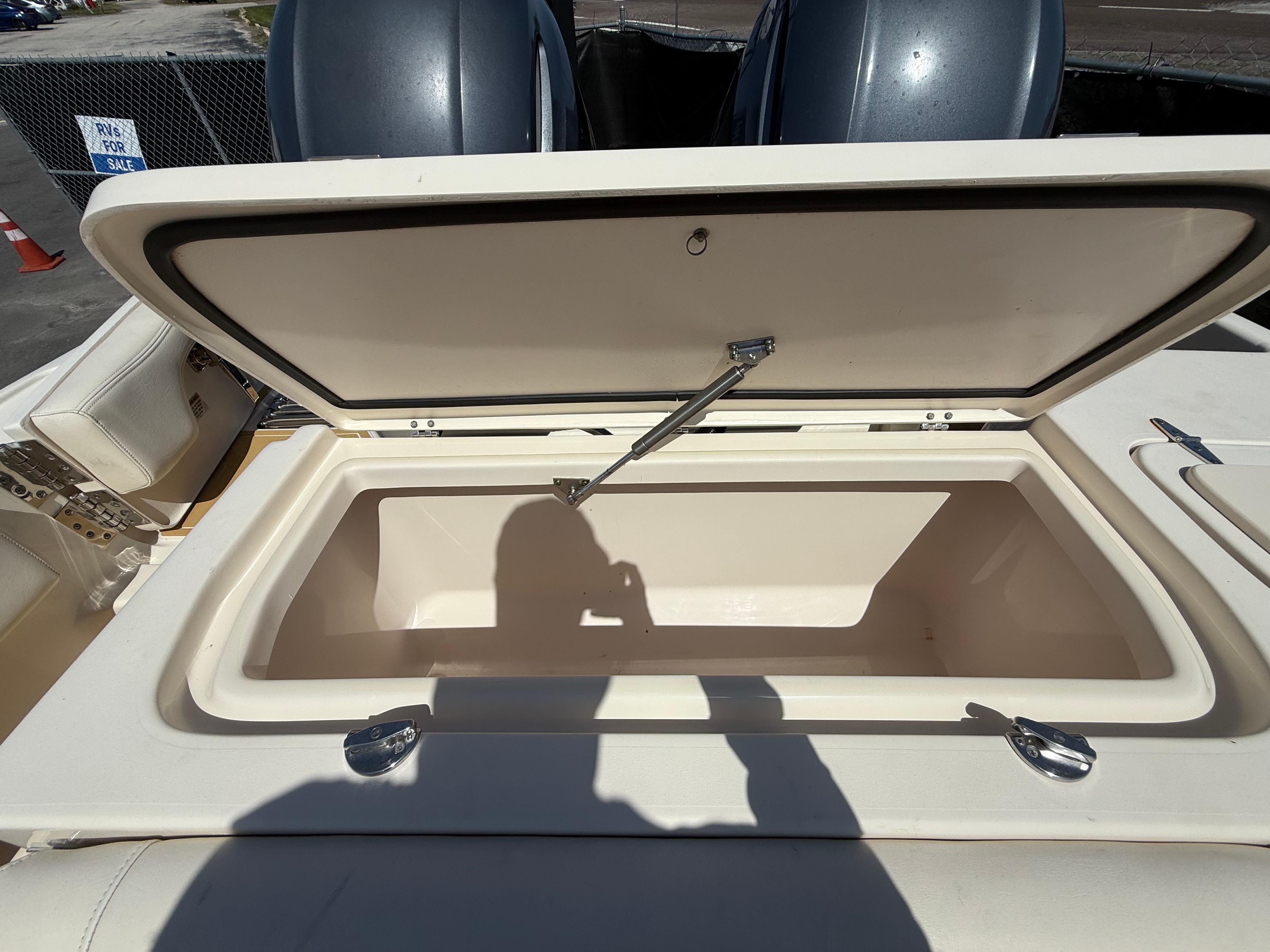 2020-grady-white-fisherman-257-power-9770253-20250515082242697-1_XLARGE