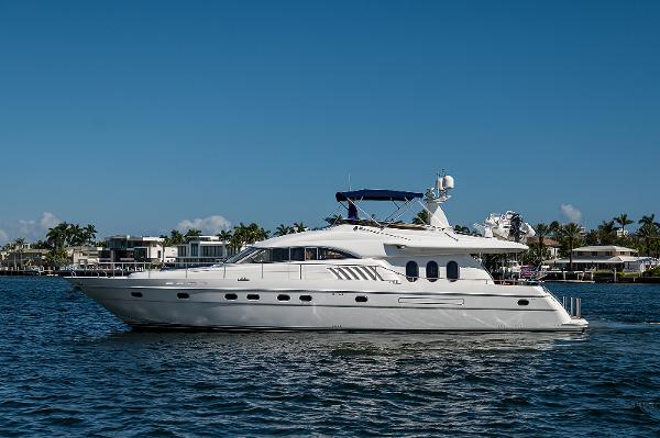 Photo of 2000 Viking 72'