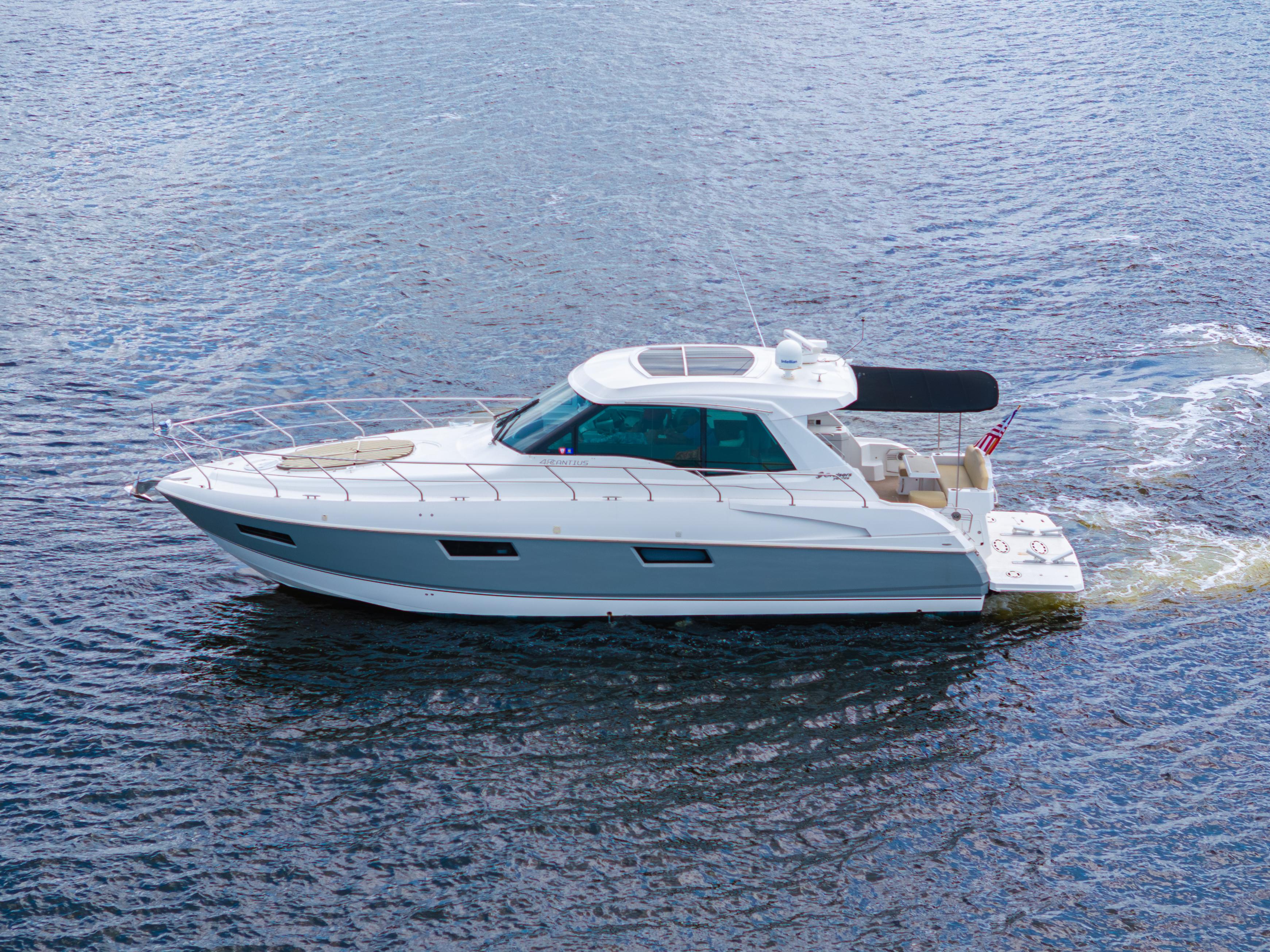 2013-cruisers-yachts-48-cantius-power-9850267-20250626164217152-1