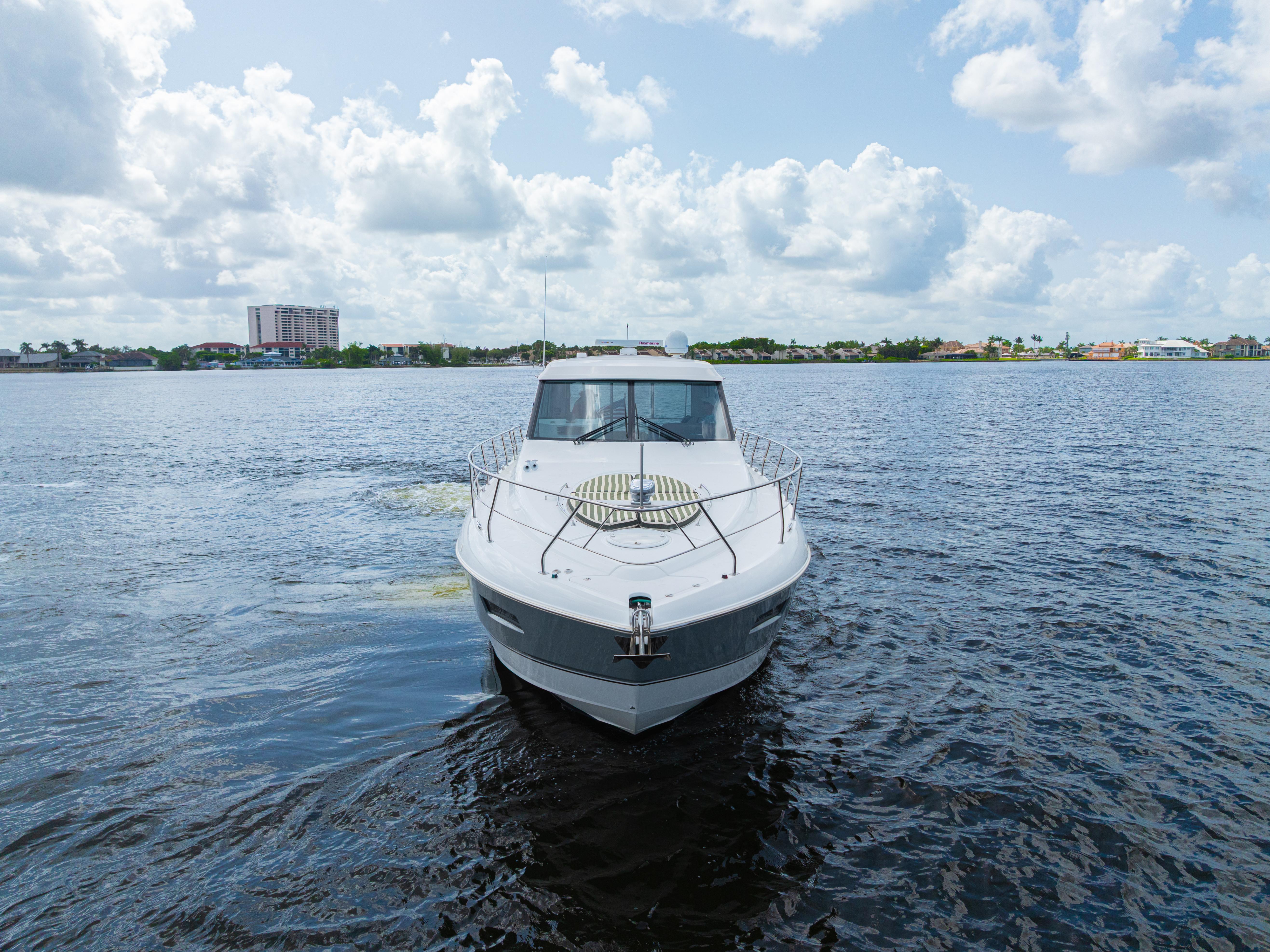 2013-cruisers-yachts-48-cantius-power-9850267-20250626164223546-1