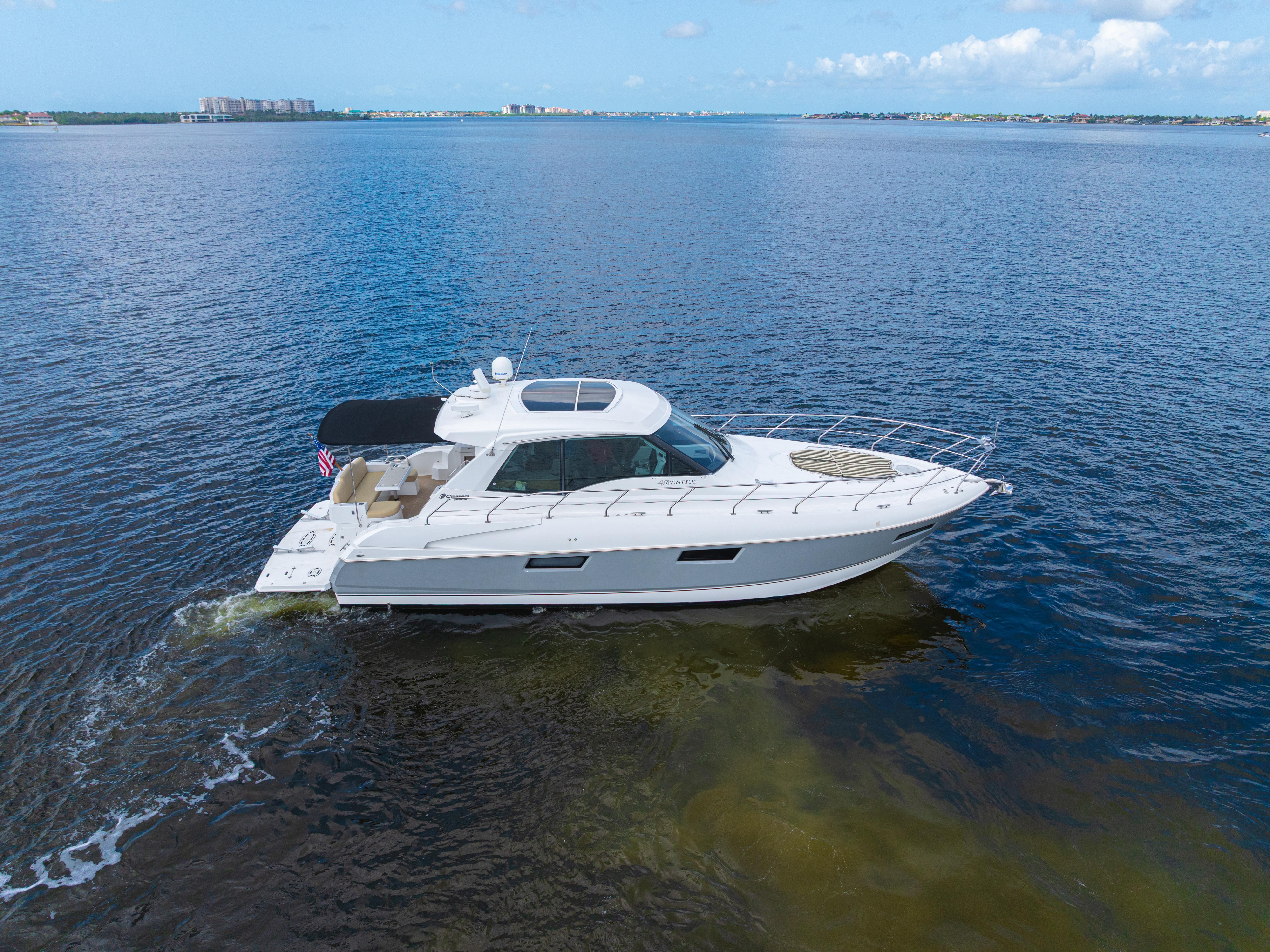 2013-cruisers-yachts-48-cantius-power-9850267-20250626164230745-1