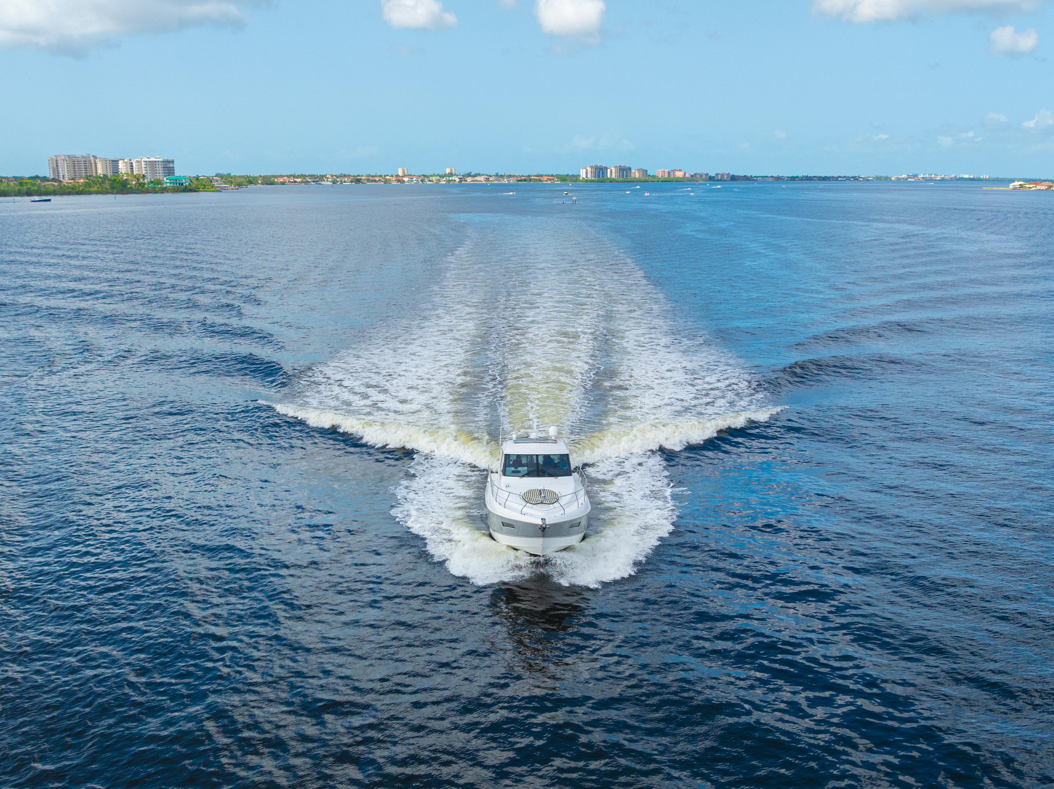2013-cruisers-yachts-48-cantius-power-9850267-20250626164253104-1