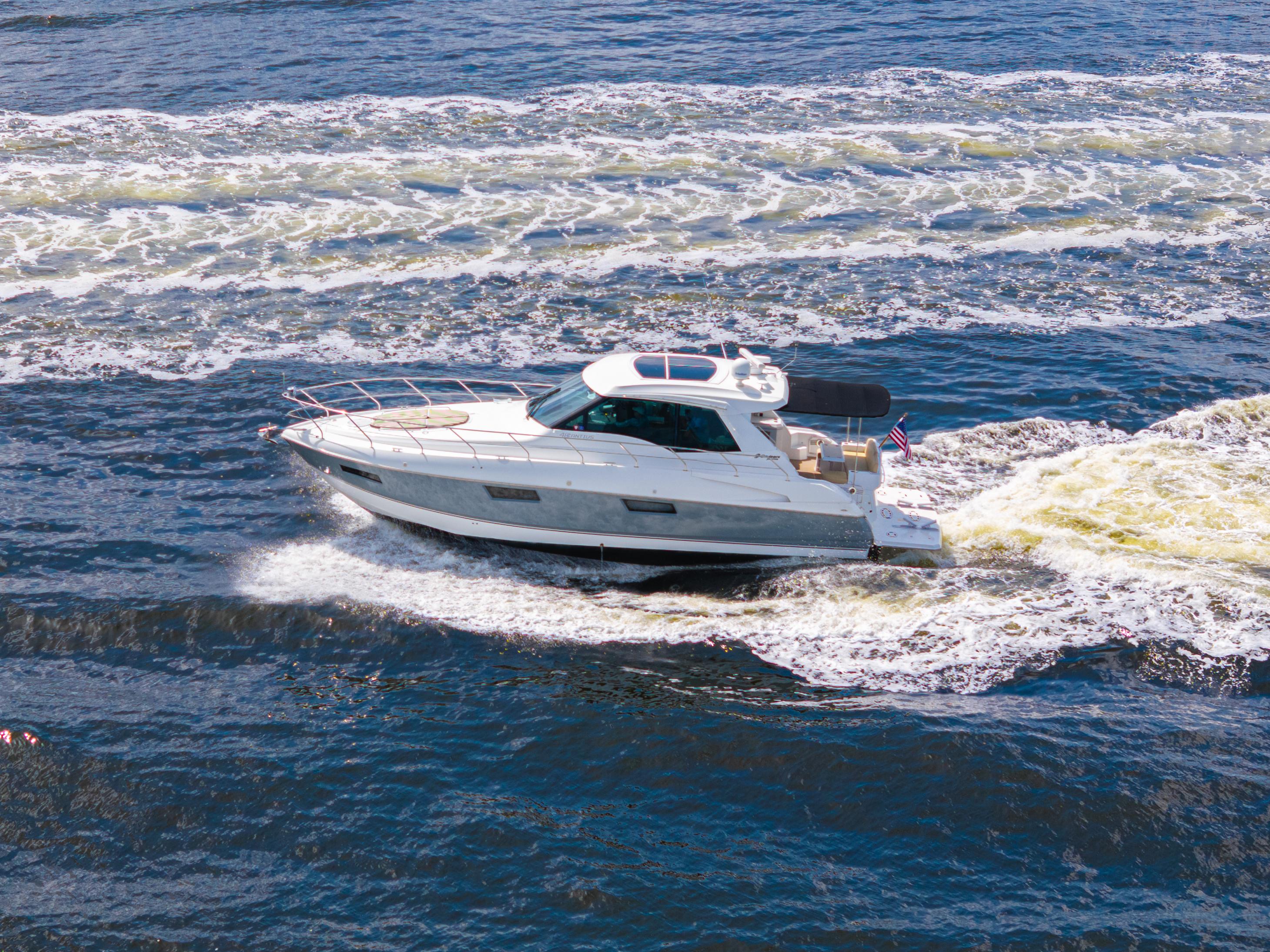 2013-cruisers-yachts-48-cantius-power-9850267-20250626164302365-1