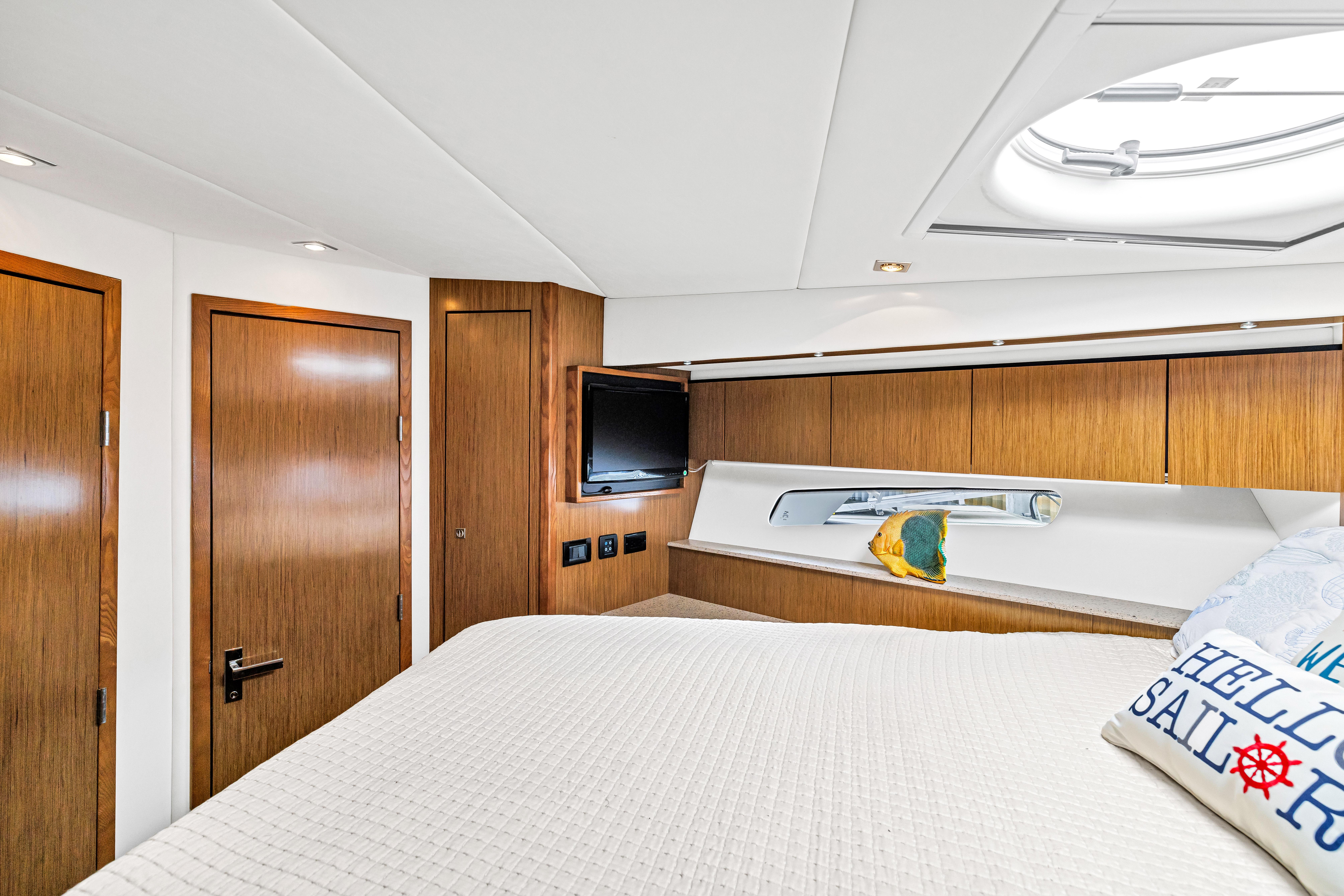 2013-cruisers-yachts-48-cantius-power-9850267-20250626164310163-1