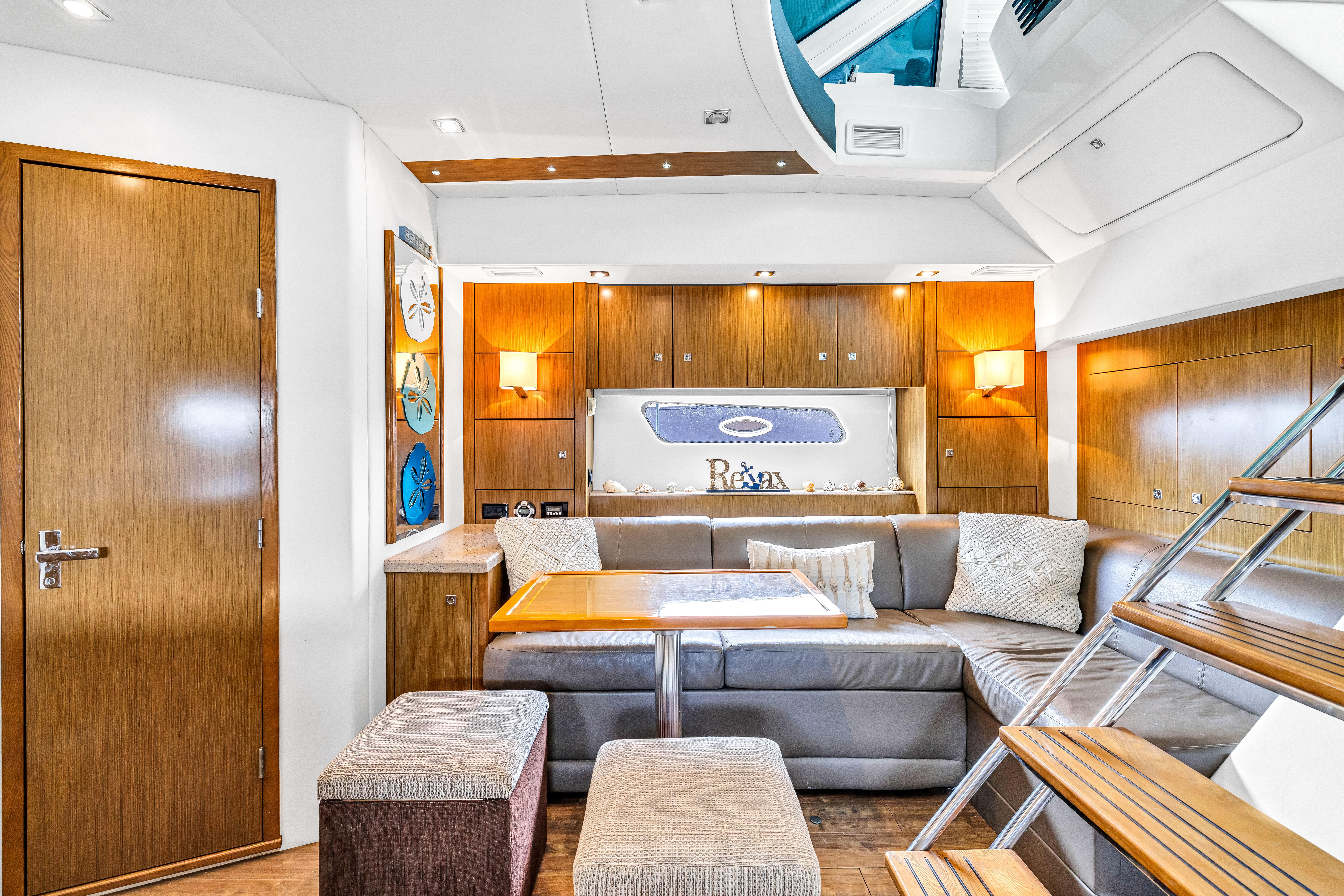 2013-cruisers-yachts-48-cantius-power-9850267-20250626164507561-1