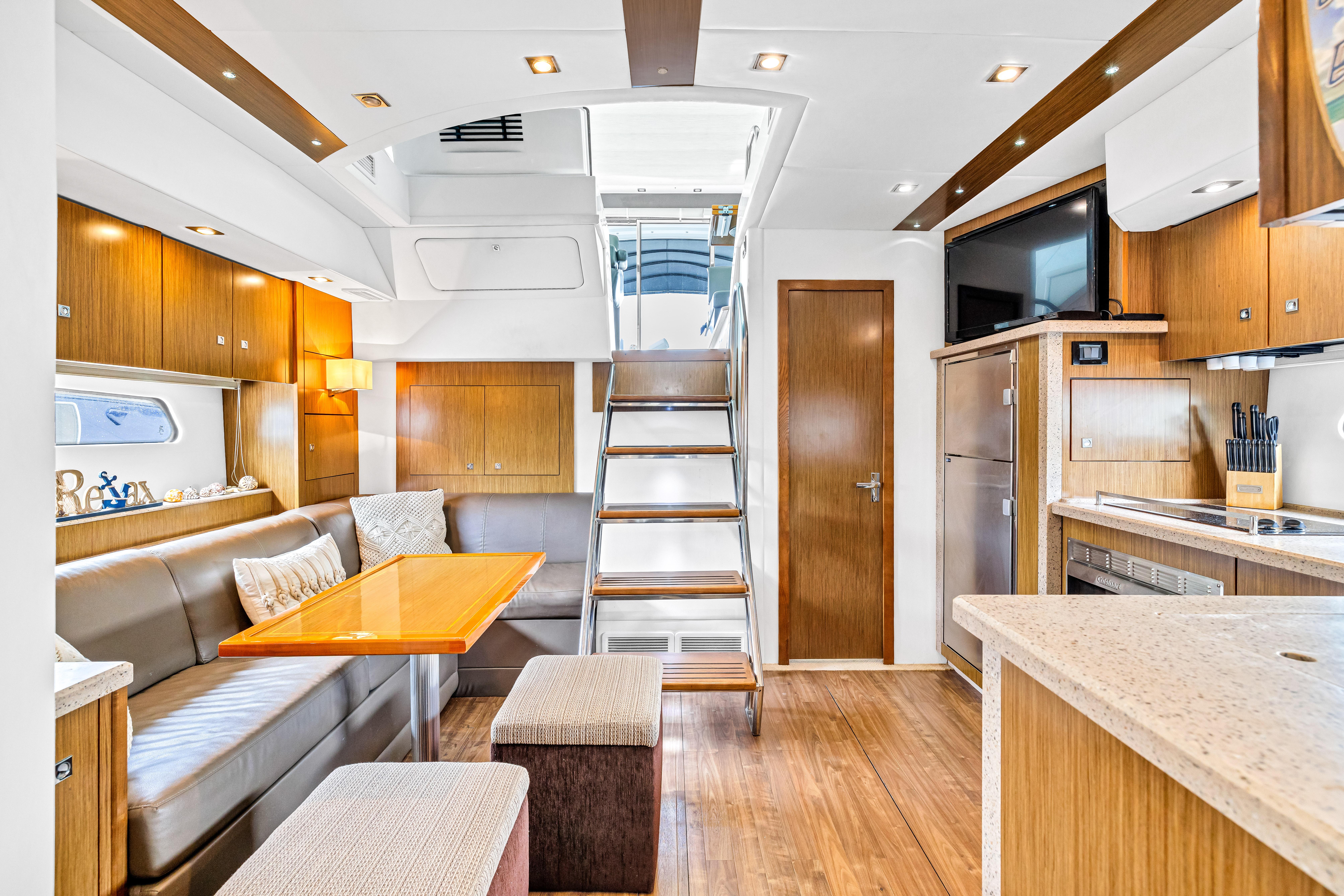 2013-cruisers-yachts-48-cantius-power-9850267-20250626164527167-1