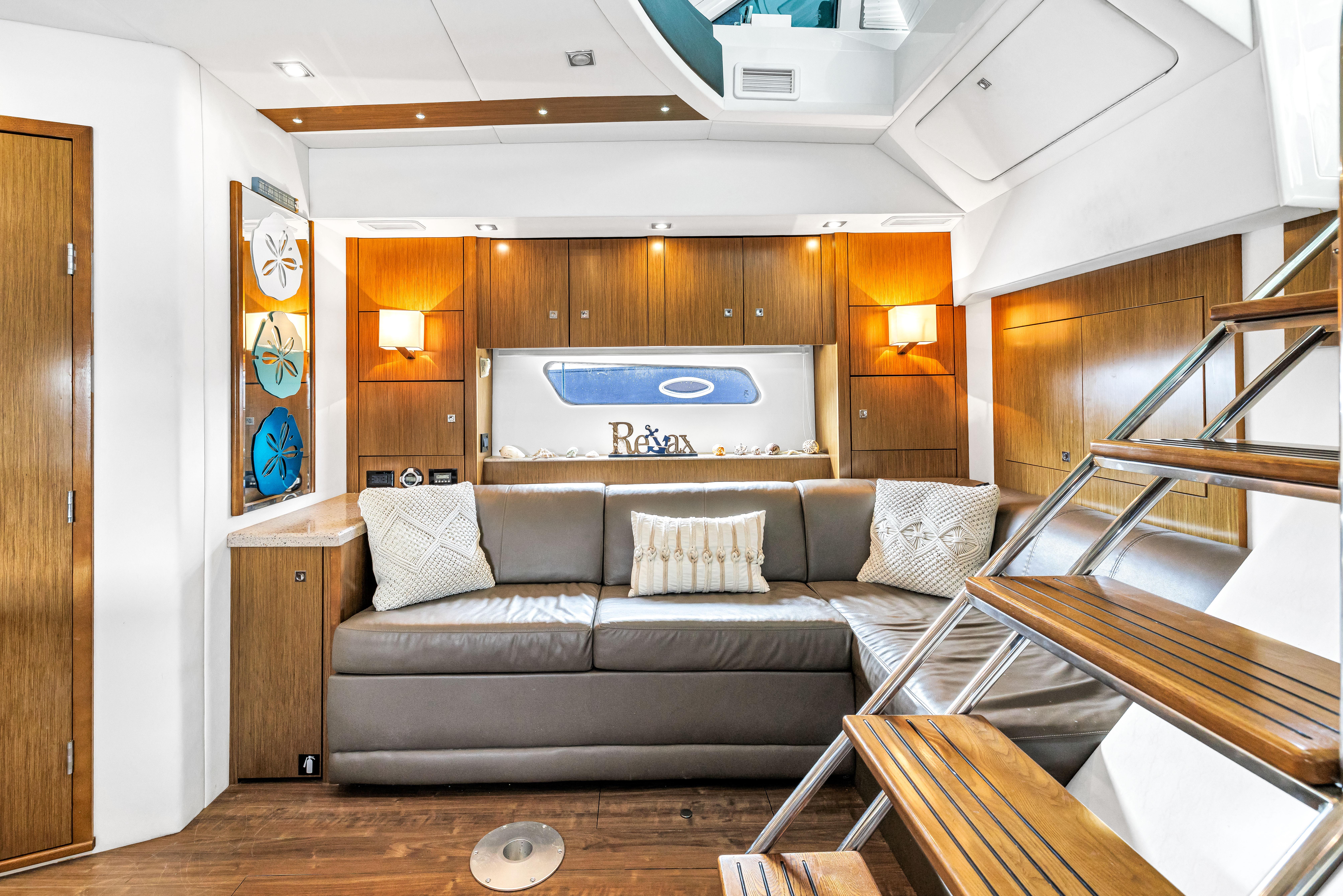 2013-cruisers-yachts-48-cantius-power-9850267-20250626164555891-1
