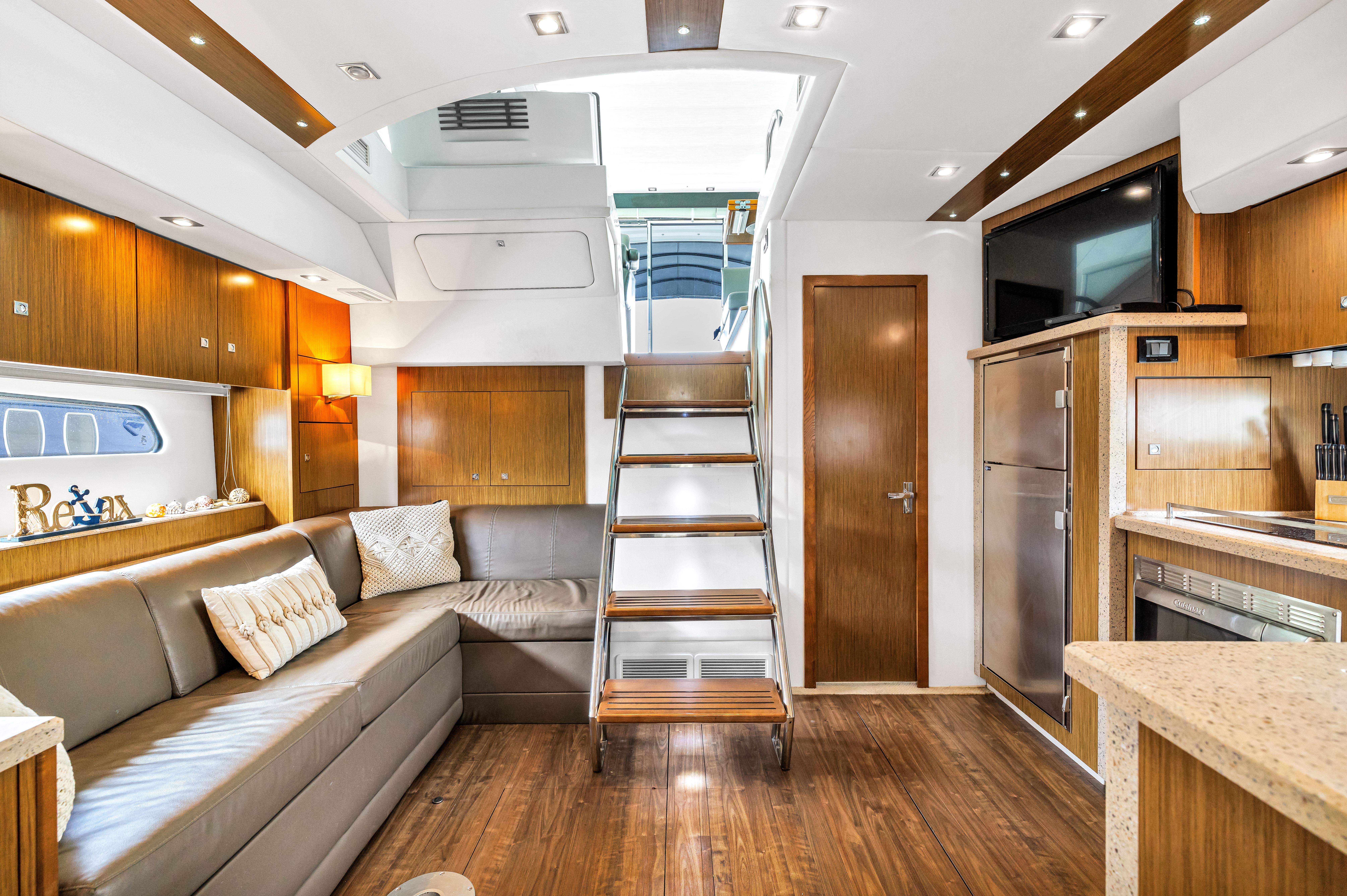 2013-cruisers-yachts-48-cantius-power-9850267-20250626164606982-1