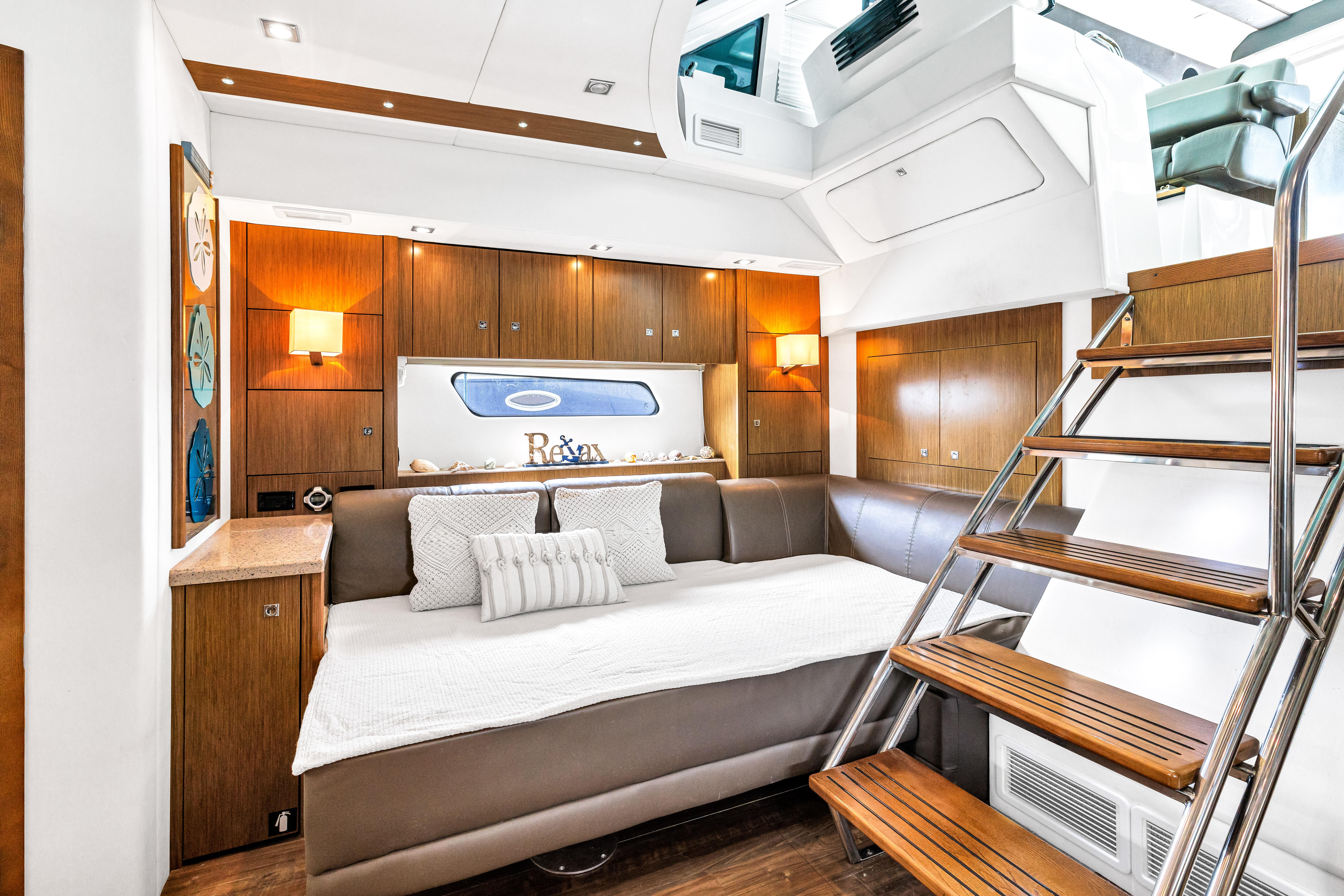 2013-cruisers-yachts-48-cantius-power-9850267-20250626164612394-1