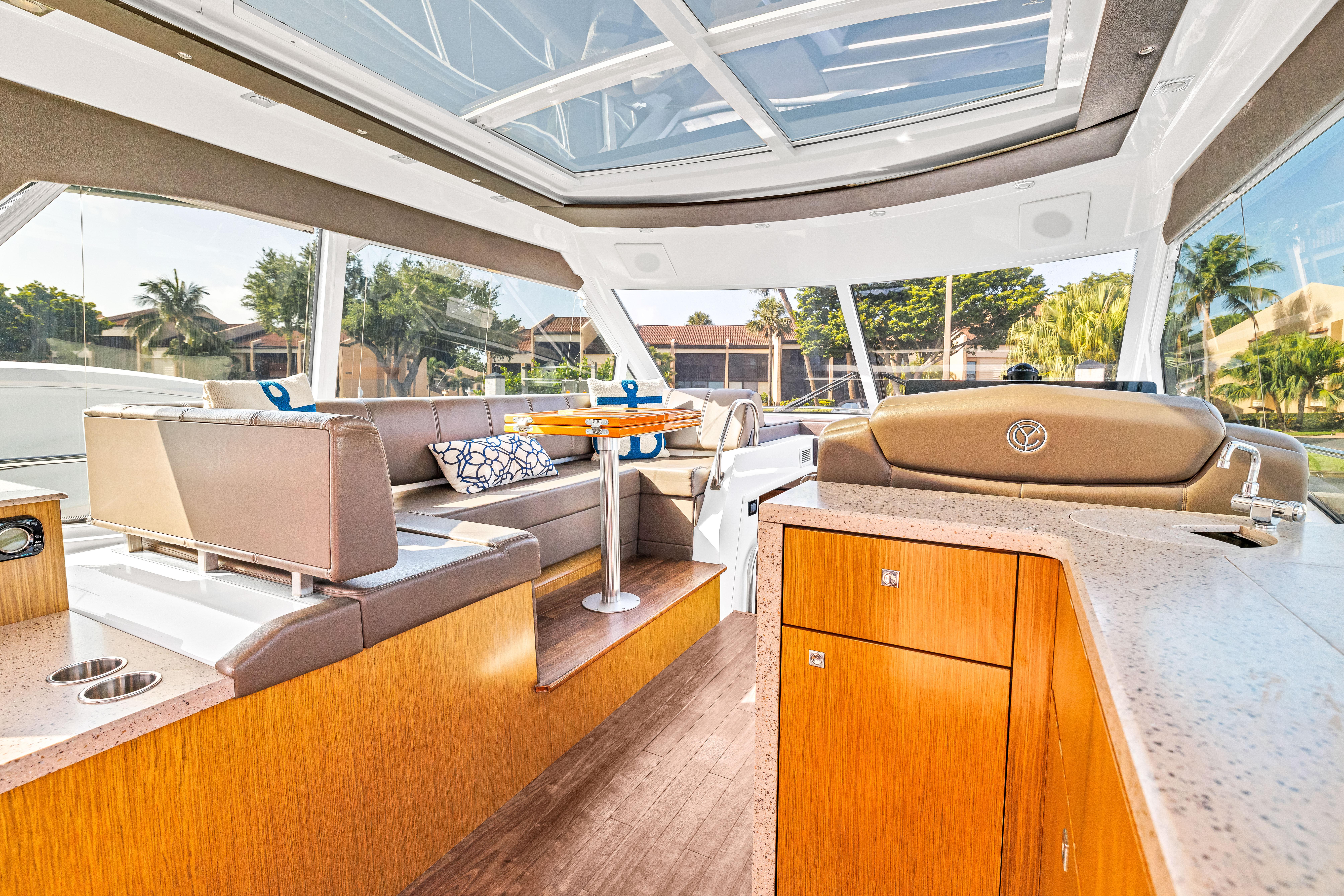 2013-cruisers-yachts-48-cantius-power-9850267-20250626164637274-1