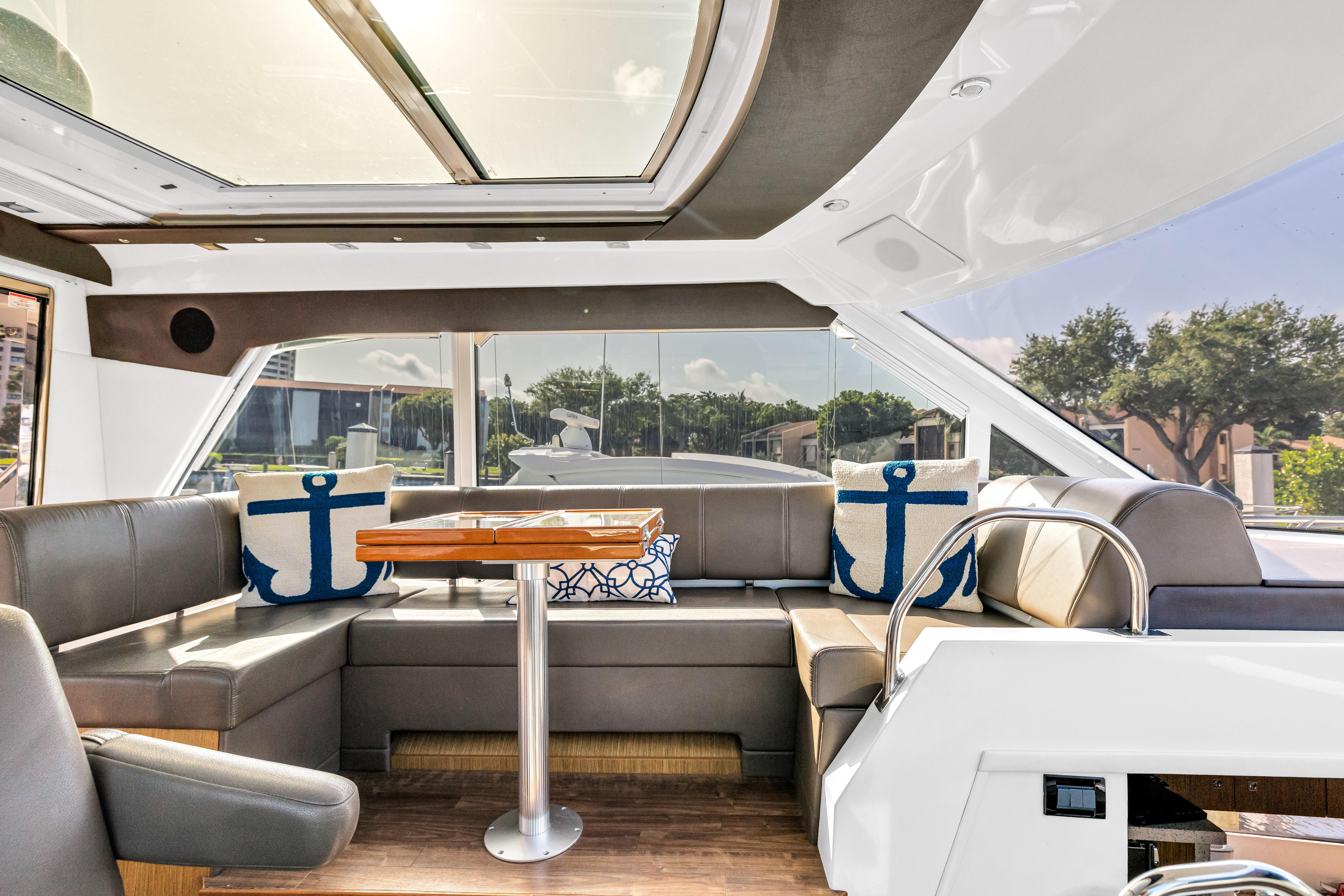 2013-cruisers-yachts-48-cantius-power-9850267-20250626164712379-1