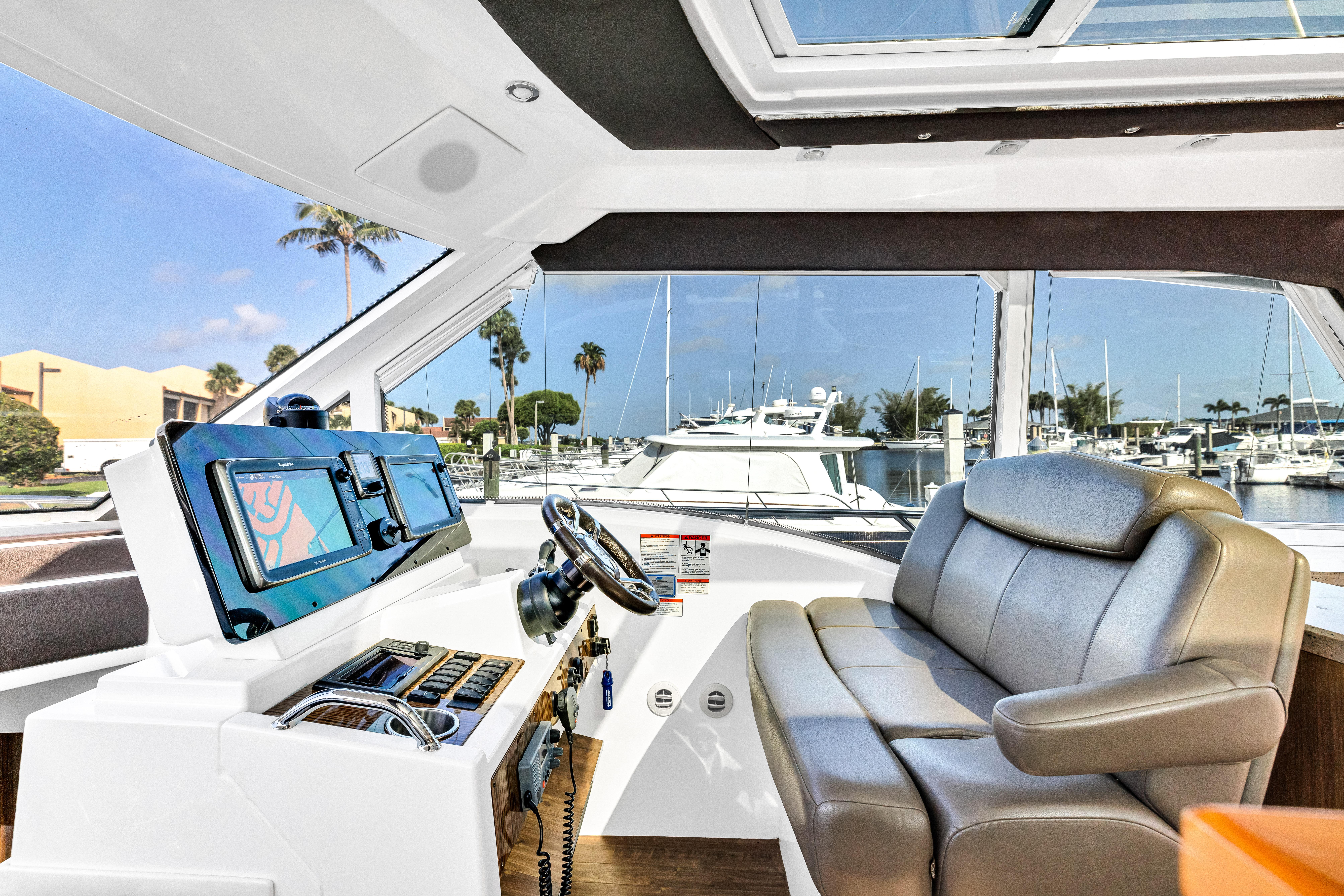 2013-cruisers-yachts-48-cantius-power-9850267-20250626164832599-1
