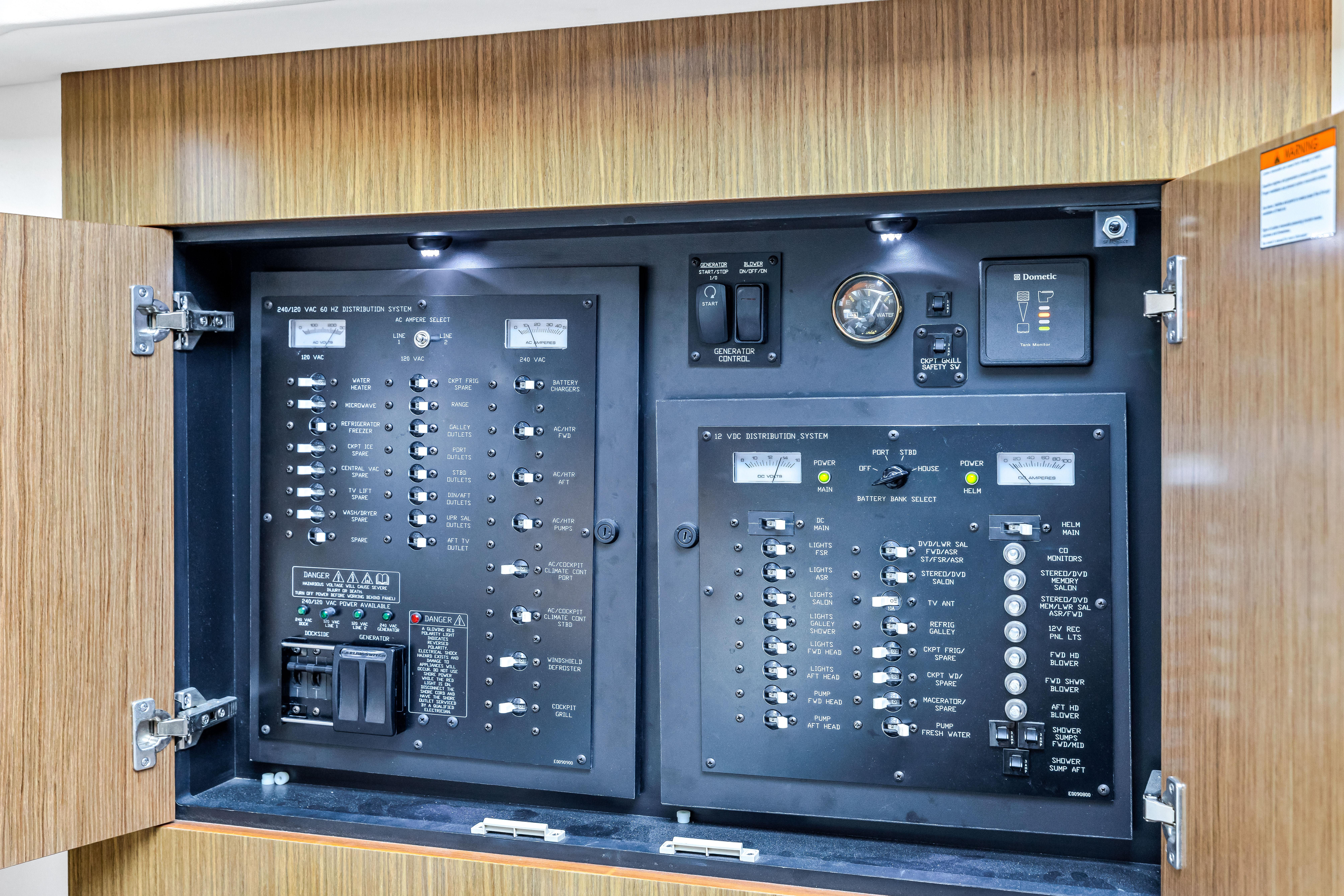 2013-cruisers-yachts-48-cantius-power-9850267-20250626164903258-1