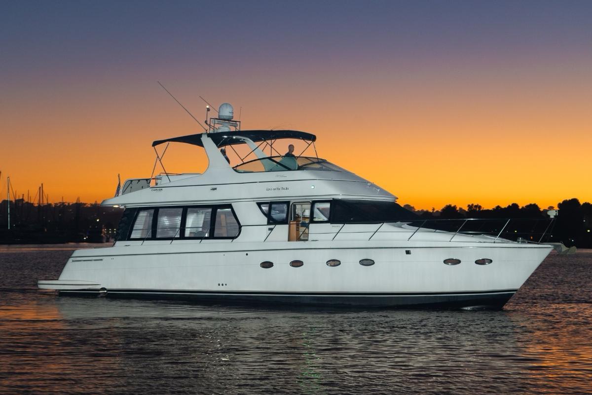 60′ Carver 2001 Yacht for Sale