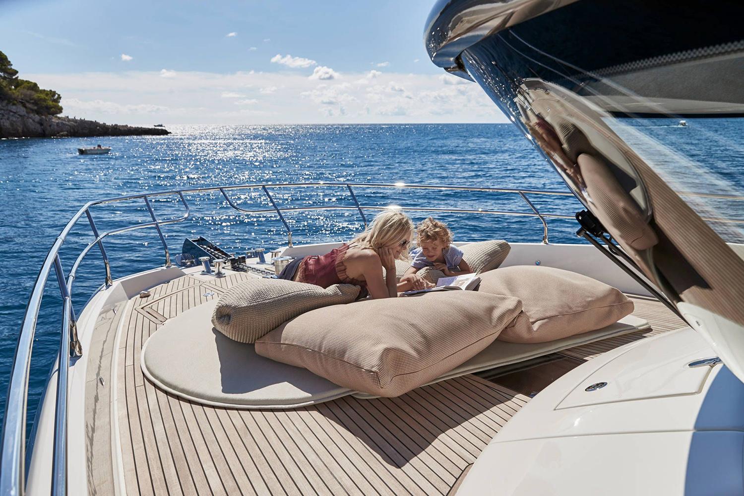 Il Disfrute Yacht Photos Pics X70 Prestige Bow
