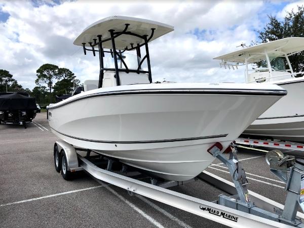 2021 Mako boat for sale, model of the boat is 236 CC & Image # 3 of 43