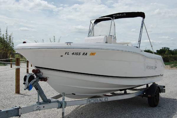 2015 Robalo boat for sale, model of the boat is R180 & Image # 8 of 11