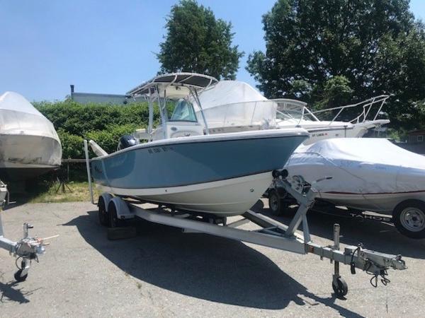 2015 Mako boat for sale, model of the boat is 214 CENTER CONSOLE & Image # 3 of 12