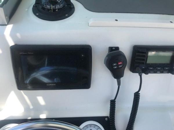 2015 Mako boat for sale, model of the boat is 214 CENTER CONSOLE & Image # 8 of 12