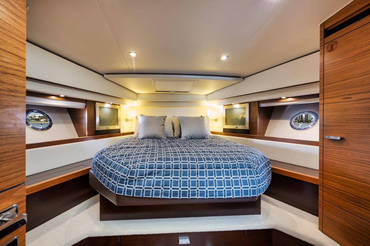 Tiara 44 My Christina - Interior Stateroom