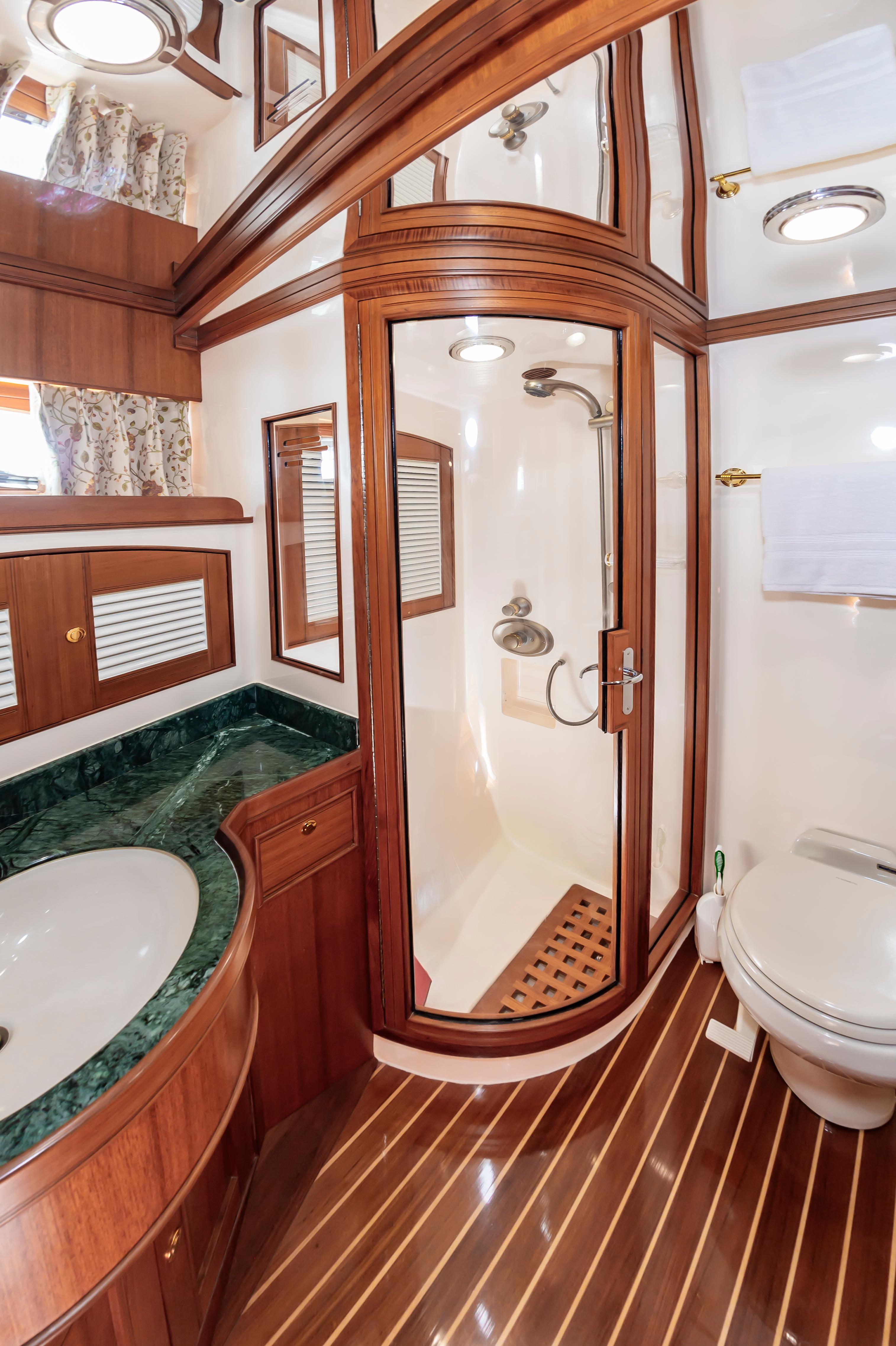 Southern Style Yacht Photos Pics 