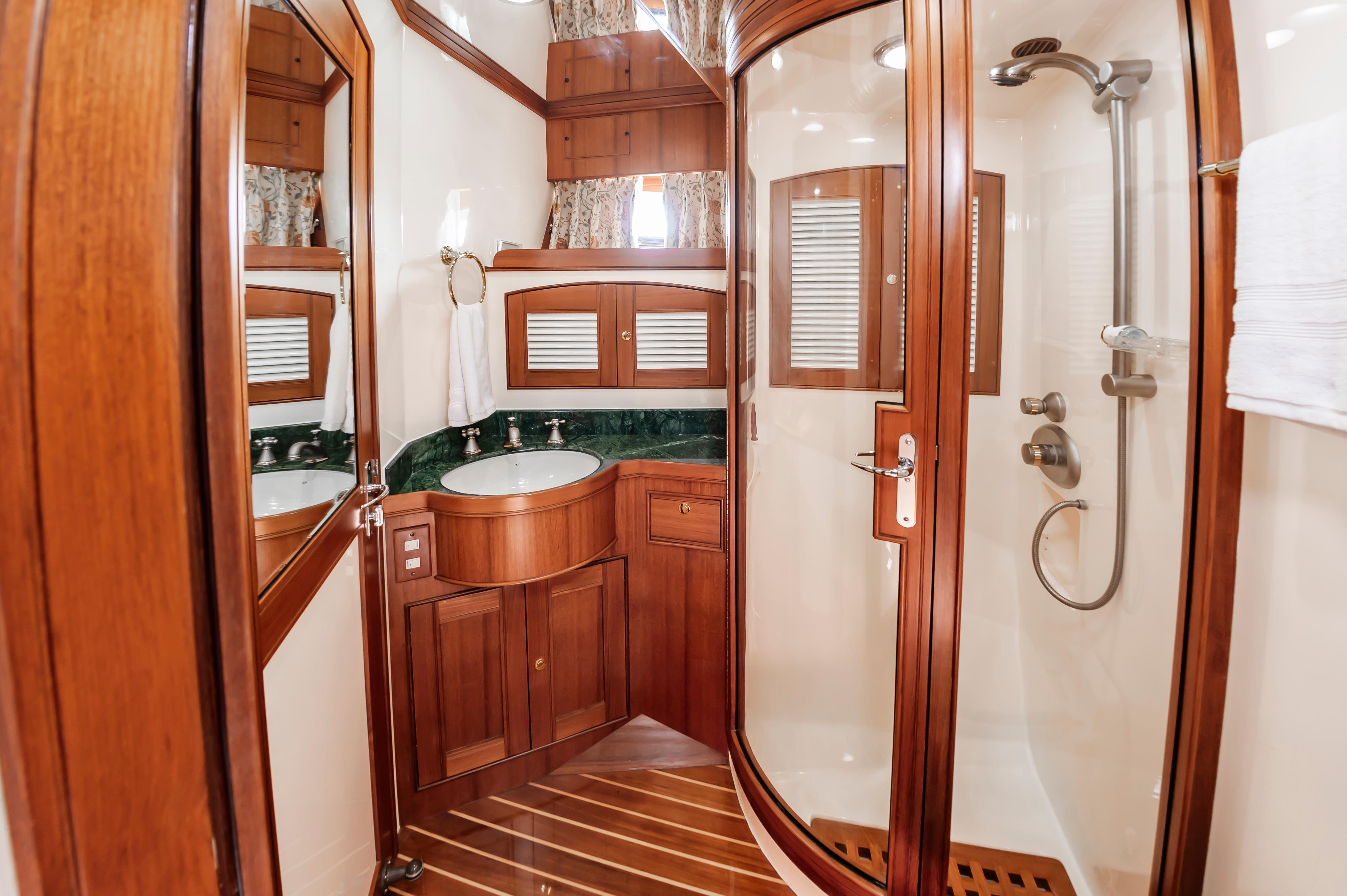 Southern Style Yacht Photos Pics 