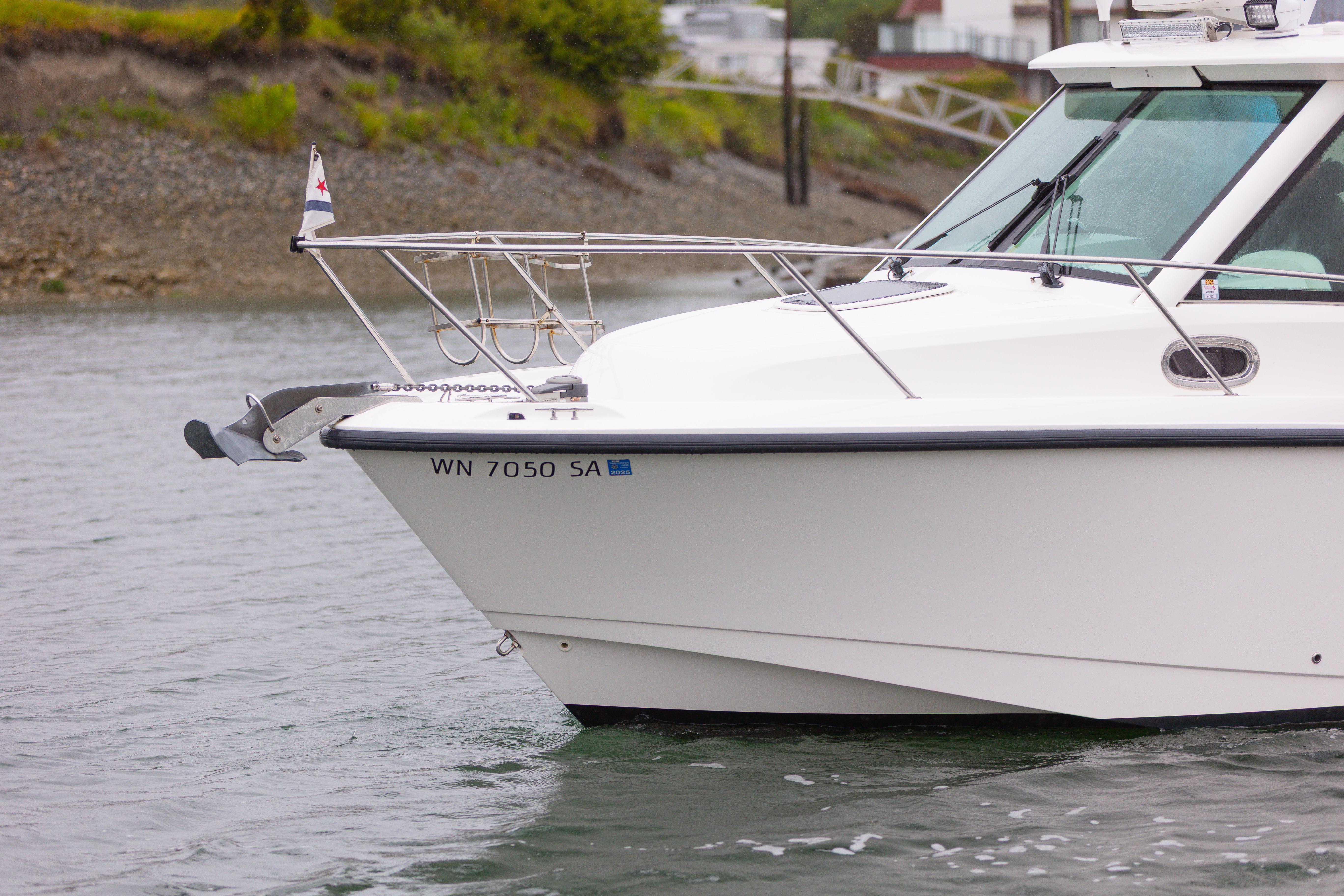 2013-boston-whaler-285-conquest-pilothouse-power-9830296-20250606152436319-1_XLARGE