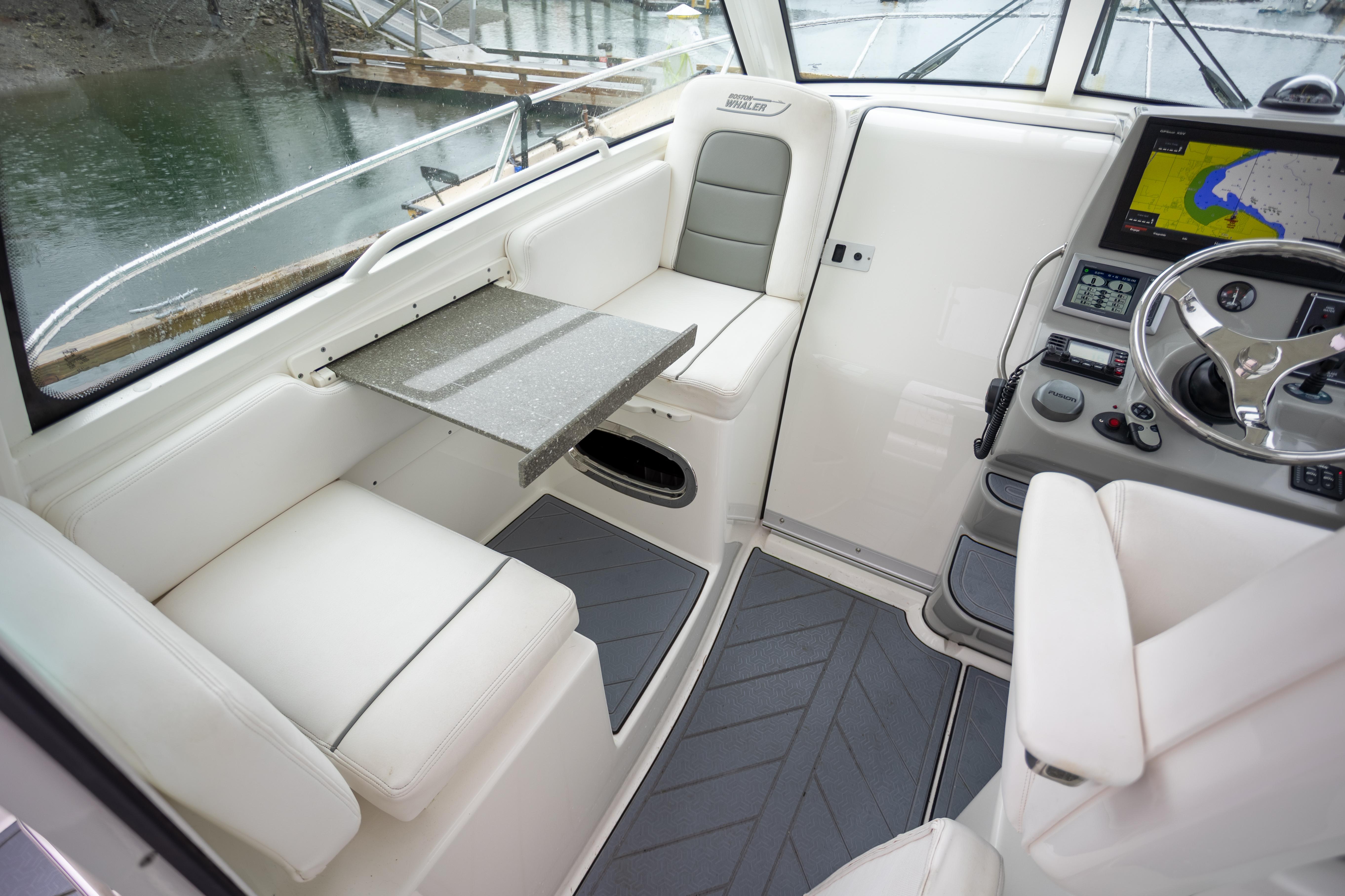 2013-boston-whaler-285-conquest-pilothouse-power-9830296-20250606152538030-1_XLARGE