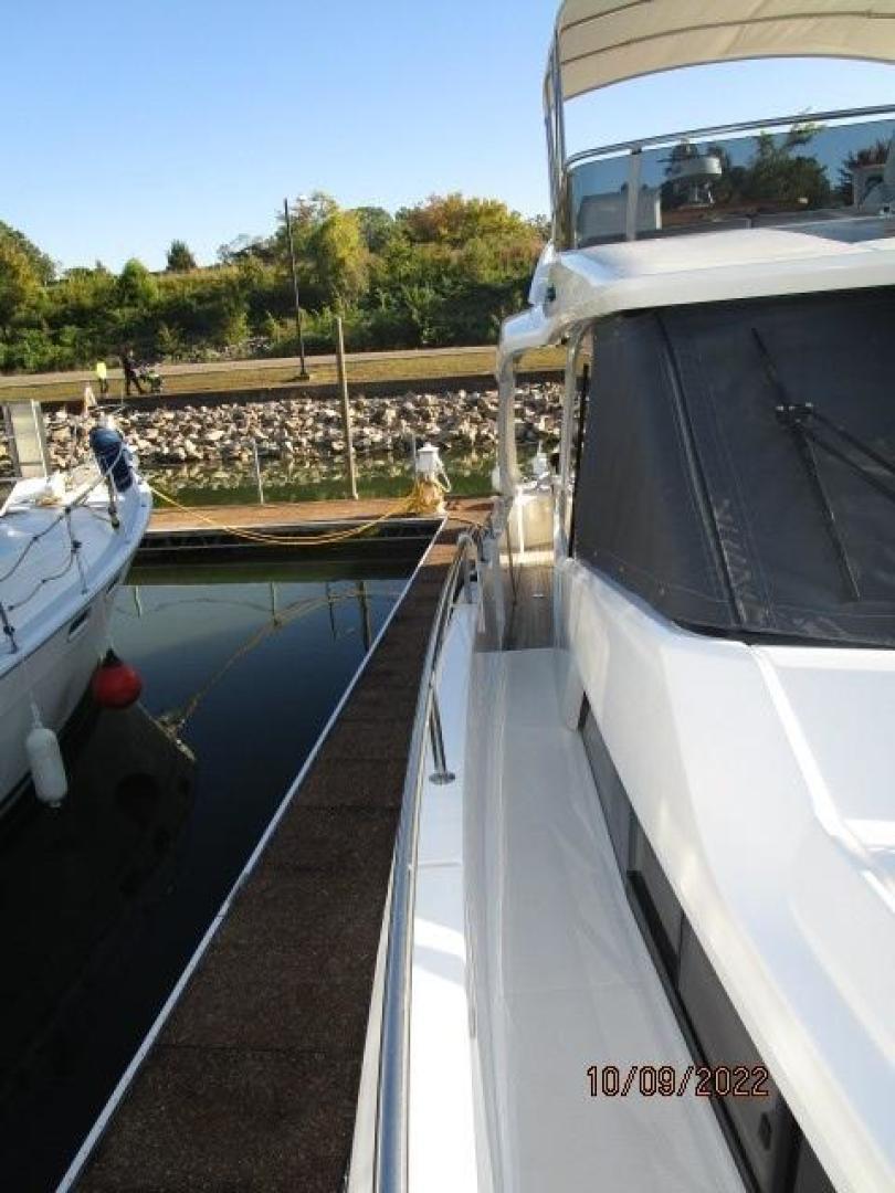Off Leash Yacht for Sale 45 Greenline Yachts Carrabelle, FL Denison