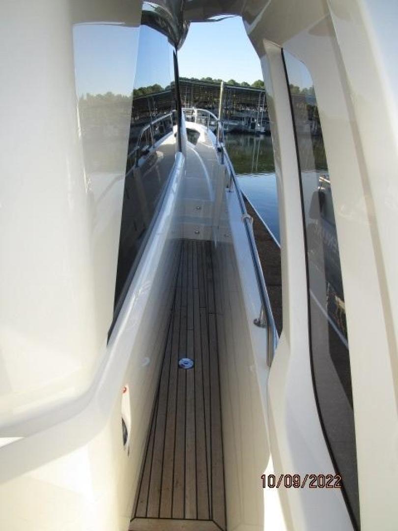 Off Leash Yacht for Sale 45 Greenline Yachts Carrabelle, FL Denison