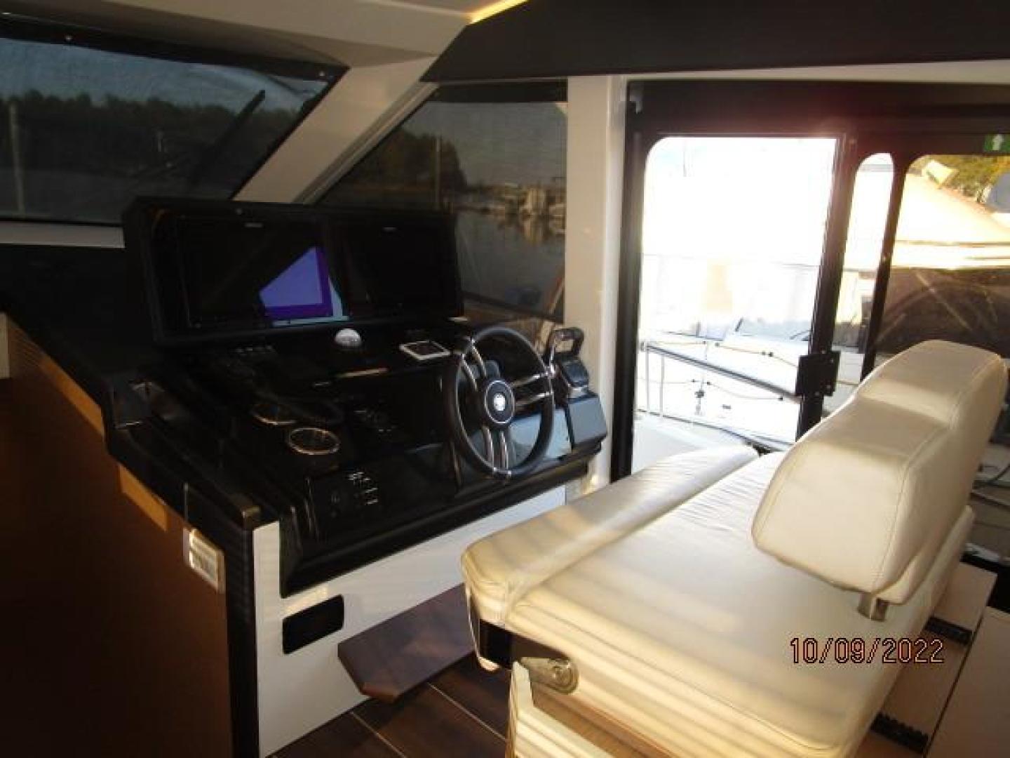 Off Leash Yacht for Sale 45 Greenline Yachts Carrabelle, FL Denison