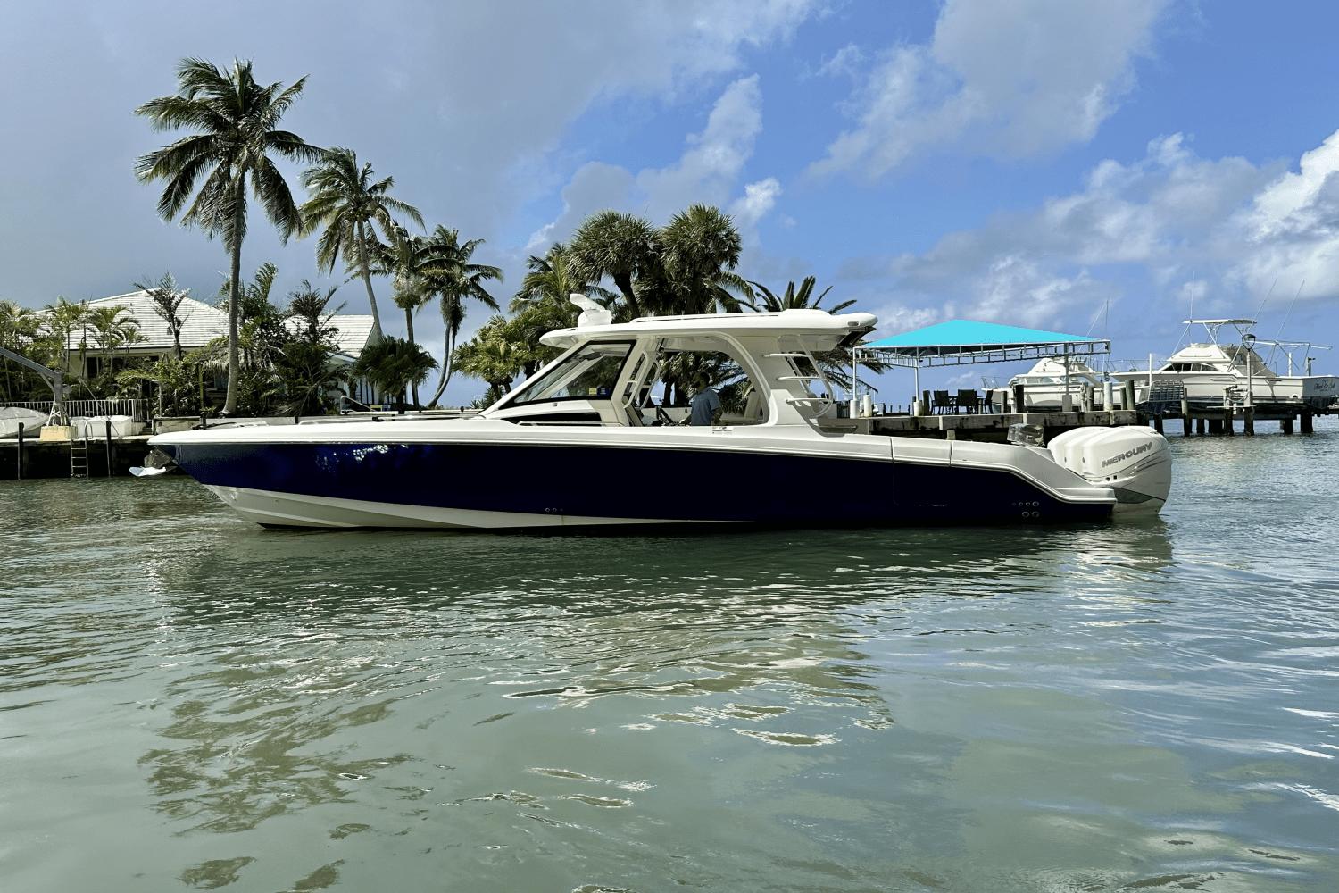 2019 Boston Whaler 350 realm