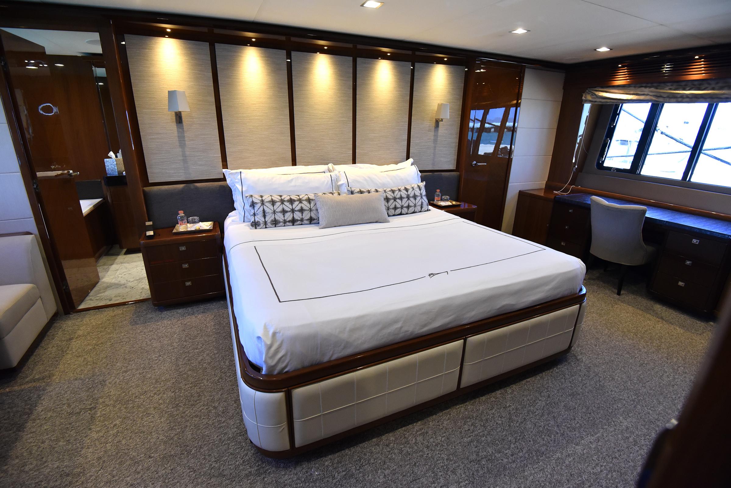 Princess-Flybridge 98Y Motor Yacht 2014-Princess One FL-US-9772019 | Thumbnail