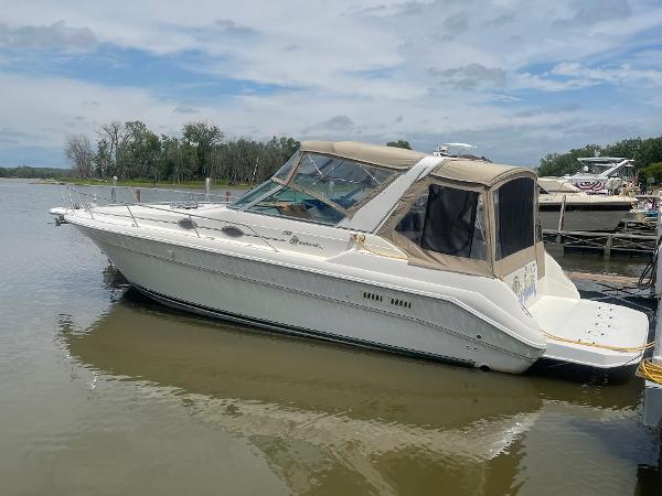 1994 Sea Ray boat for sale, model of the boat is 330 Sun Dancer & Image # 1 of 17