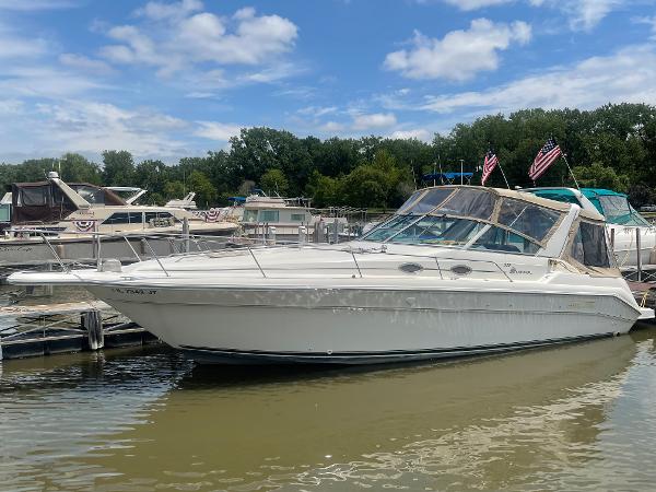 1994 Sea Ray boat for sale, model of the boat is 330 Sun Dancer & Image # 2 of 17