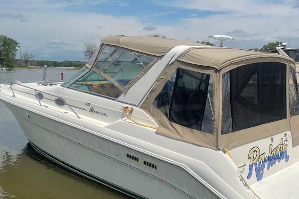 1994 Sea Ray boat for sale, model of the boat is 330 Sun Dancer & Image # 4 of 17