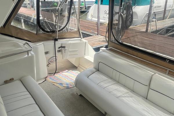 1994 Sea Ray boat for sale, model of the boat is 330 Sun Dancer & Image # 13 of 17