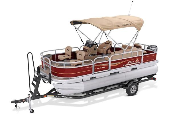2022 Sun Tracker boat for sale, model of the boat is Bass Buggy 18 DLX & Image # 16 of 59